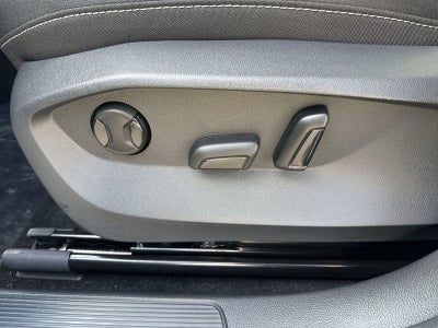 2026 Volkswagen Taos 1.5T SE Black