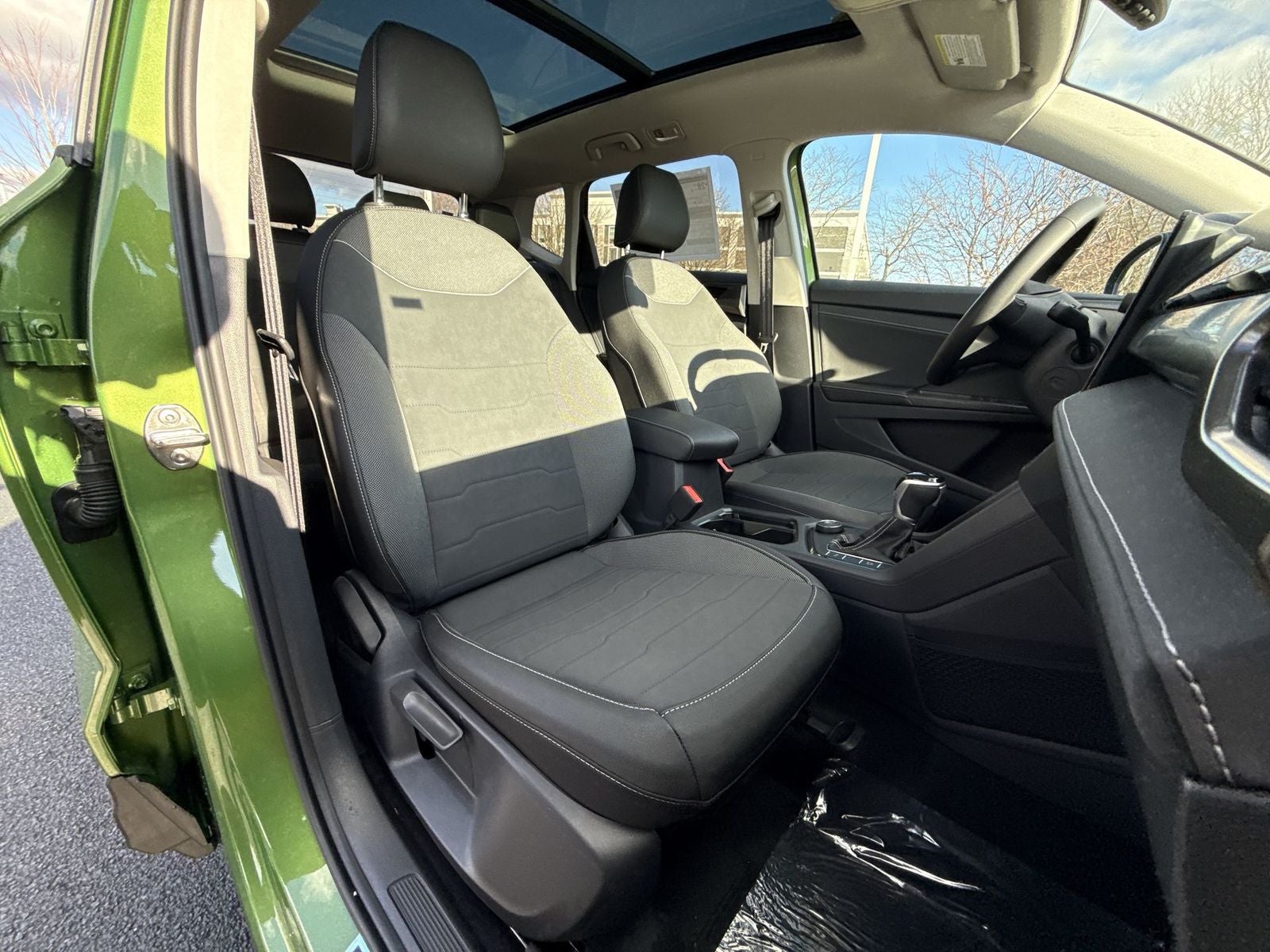 2026 Volkswagen Taos 1.5T SE Black