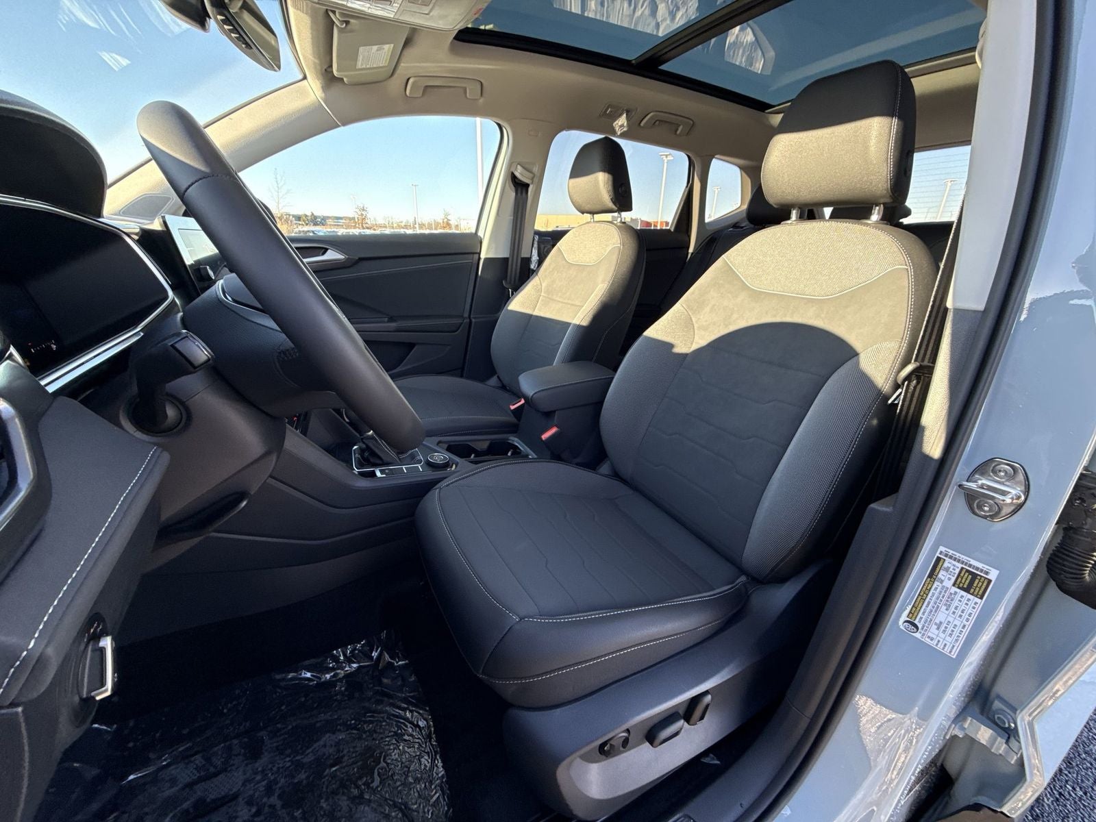 2026 Volkswagen Taos 1.5T SE Black