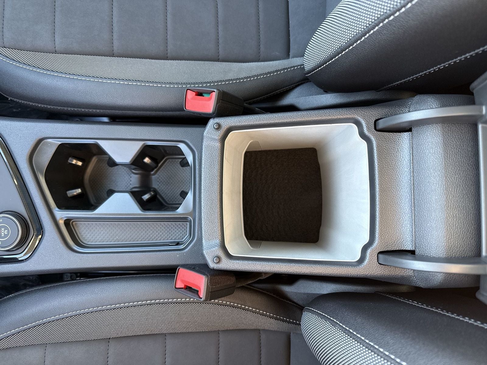 2026 Volkswagen Taos 1.5T SE Black