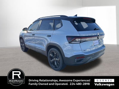 2026 Volkswagen Taos 1.5T SE Black