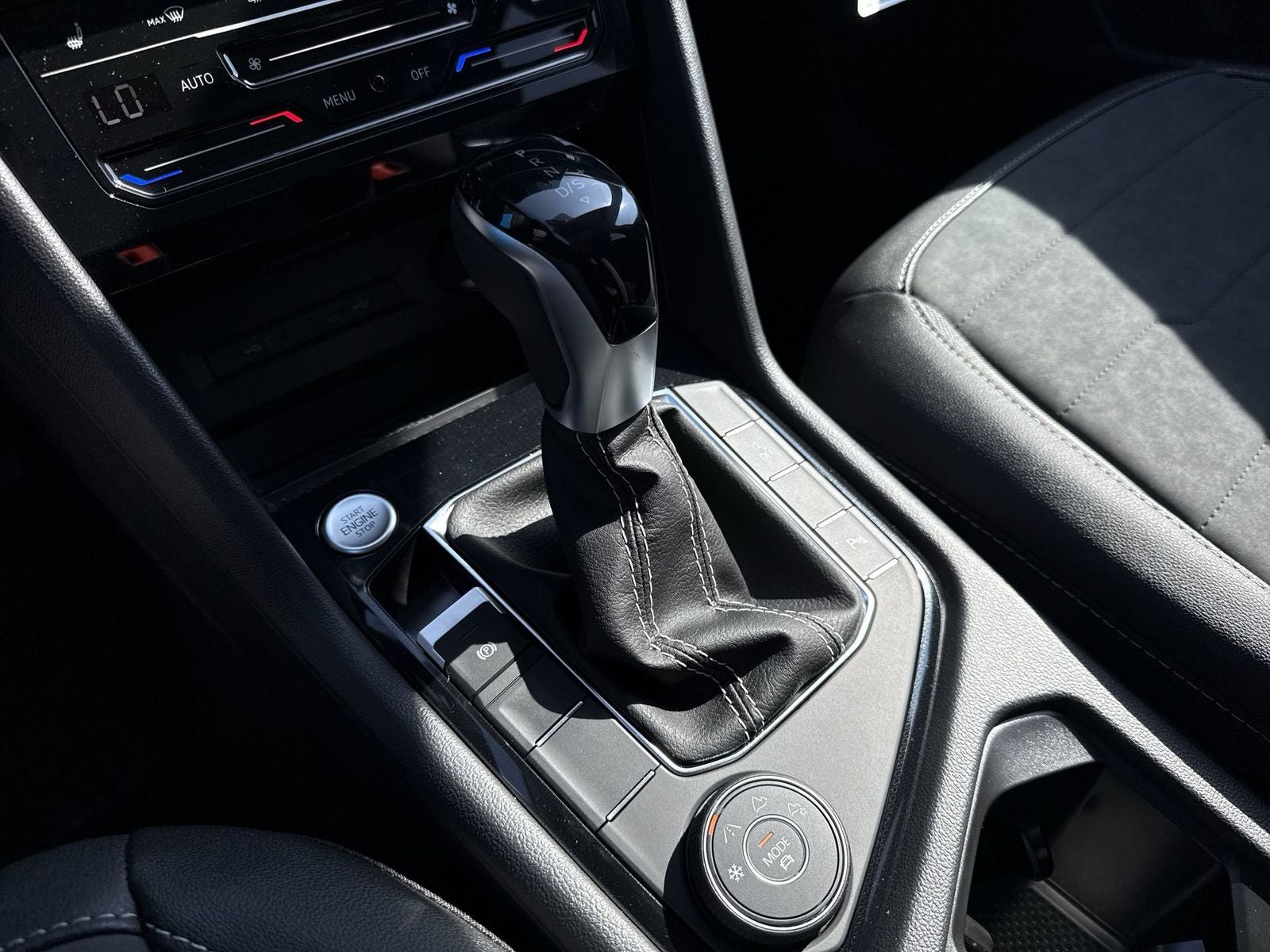 2025 Volkswagen Taos 1.5T SE Black