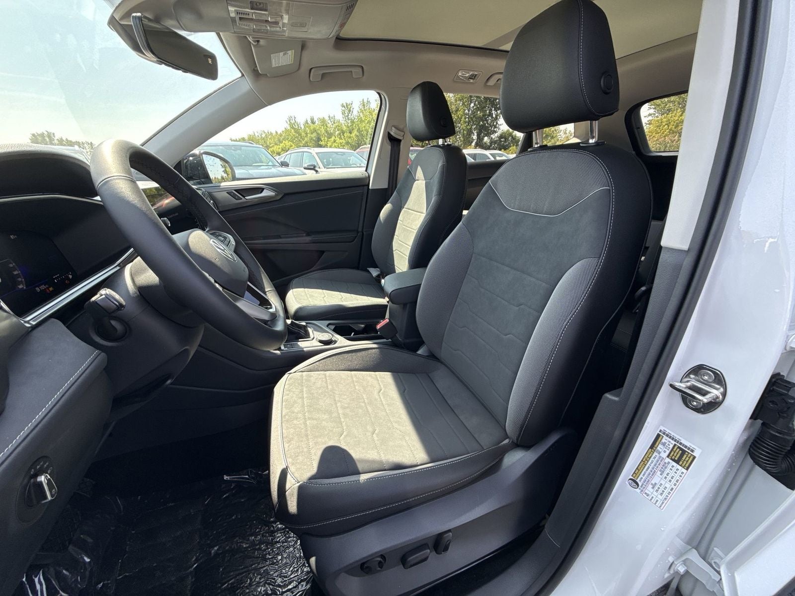 2025 Volkswagen Taos 1.5T SE Black