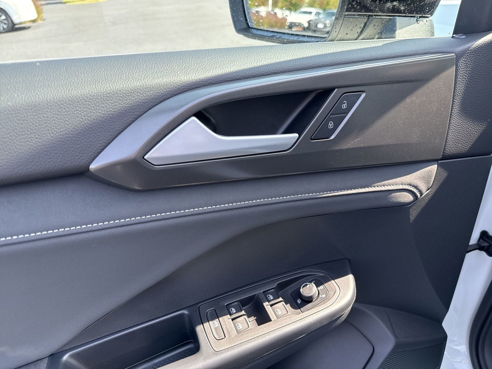 2025 Volkswagen Taos 1.5T SE Black