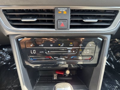 2025 Volkswagen Taos 1.5T SE Black