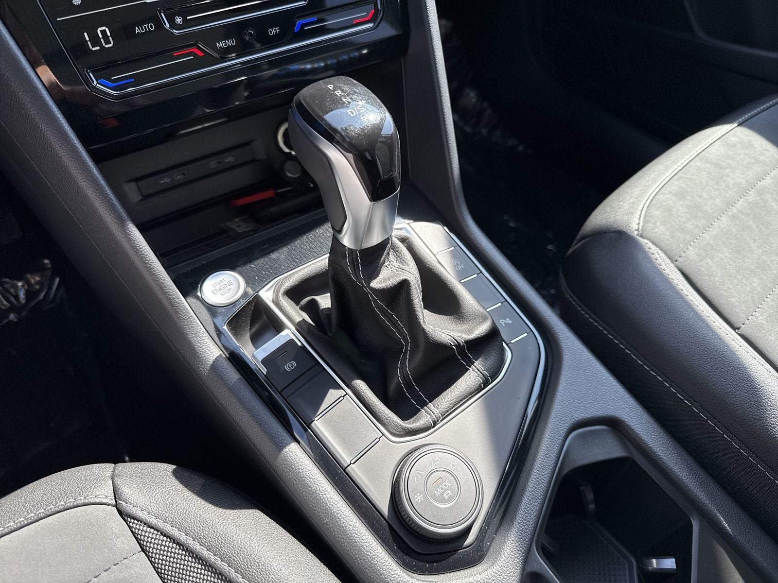 2025 Volkswagen Taos 1.5T SE Black