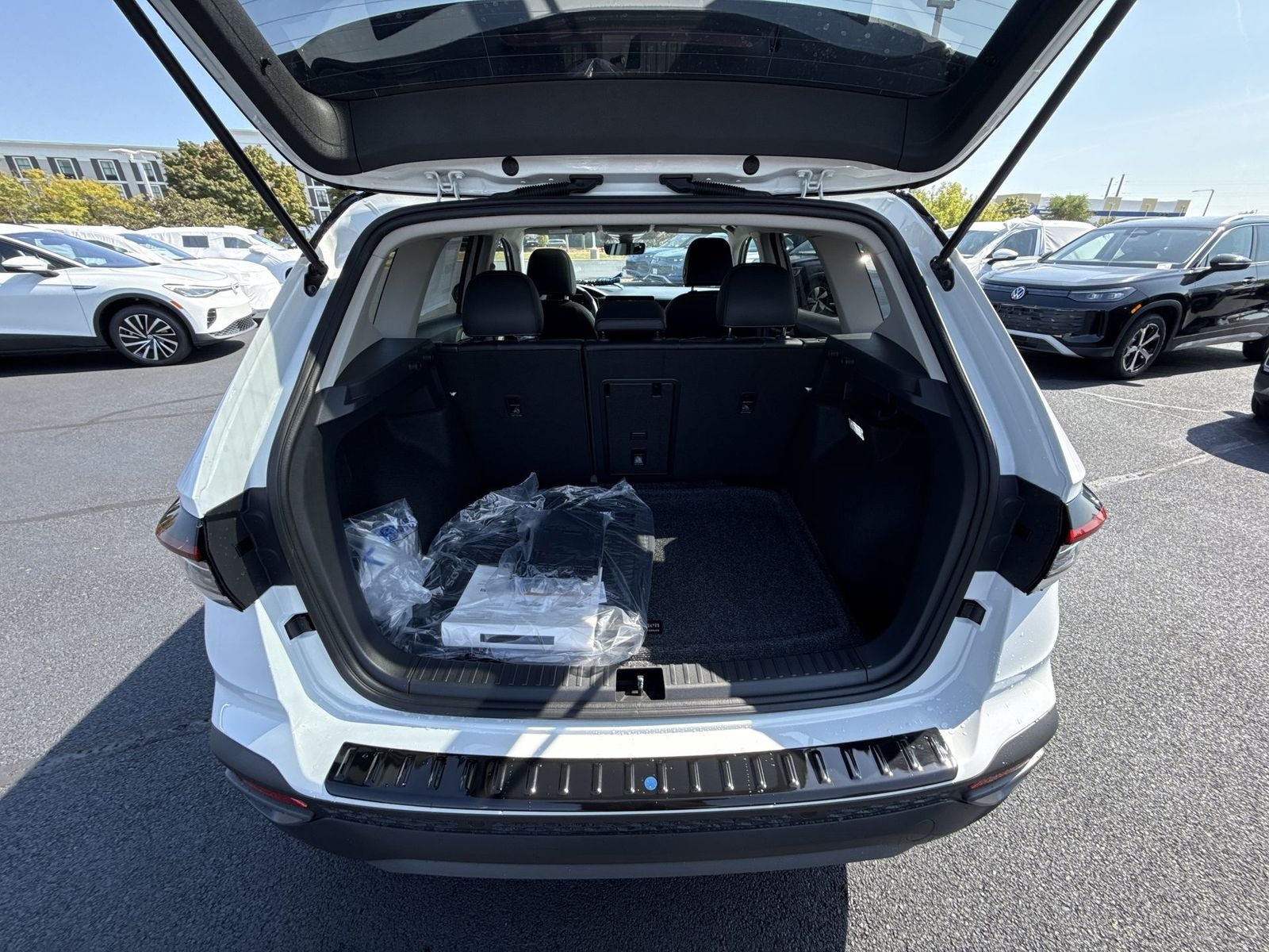 2025 Volkswagen Taos 1.5T SE Black