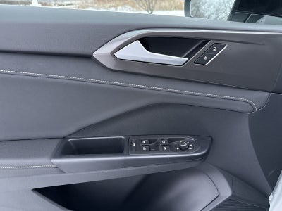 2026 Volkswagen Taos 1.5T SE Black