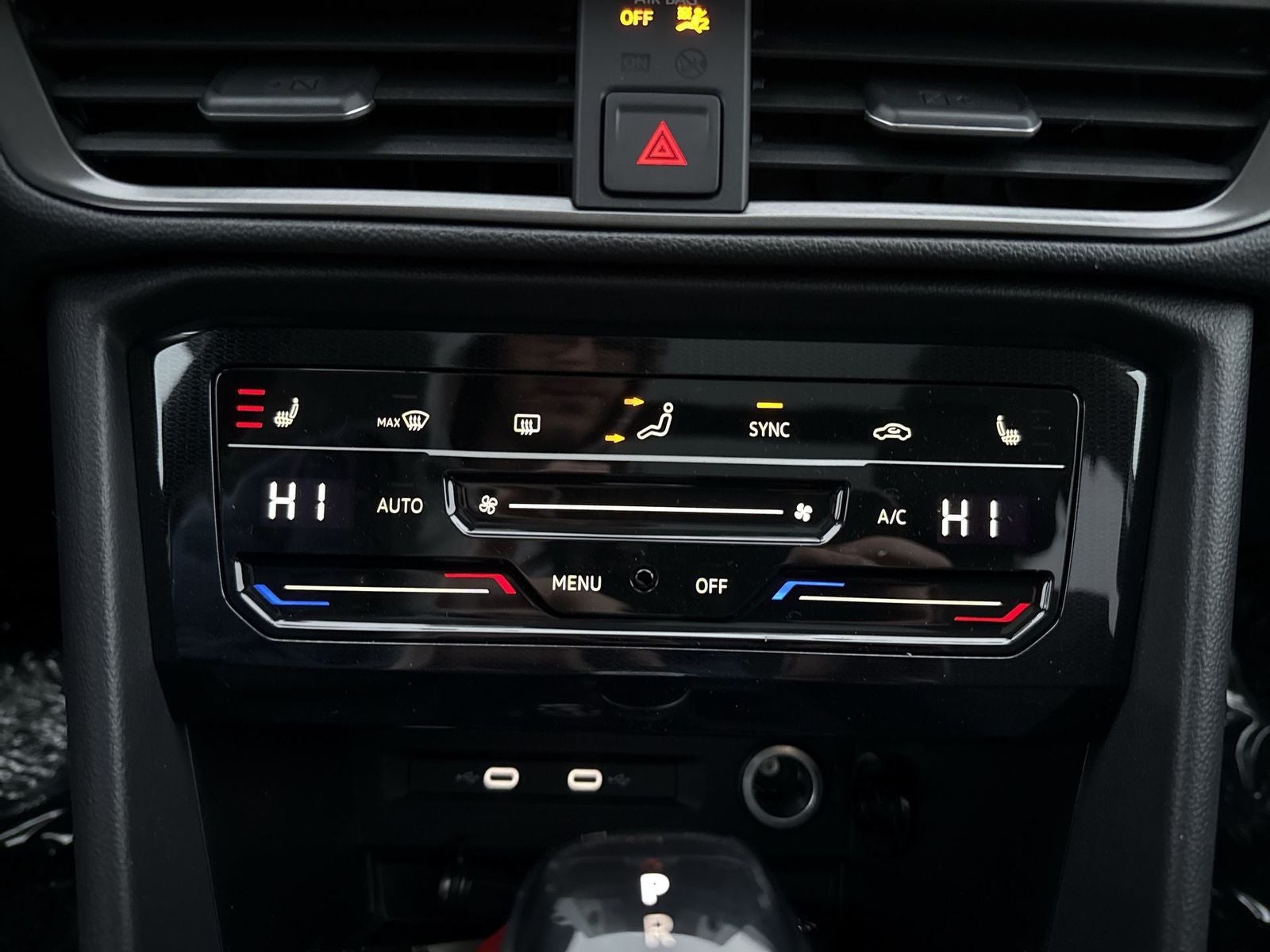 2026 Volkswagen Taos 1.5T SE Black