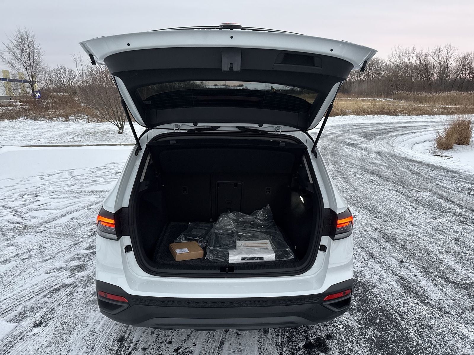 2026 Volkswagen Taos 1.5T SE Black