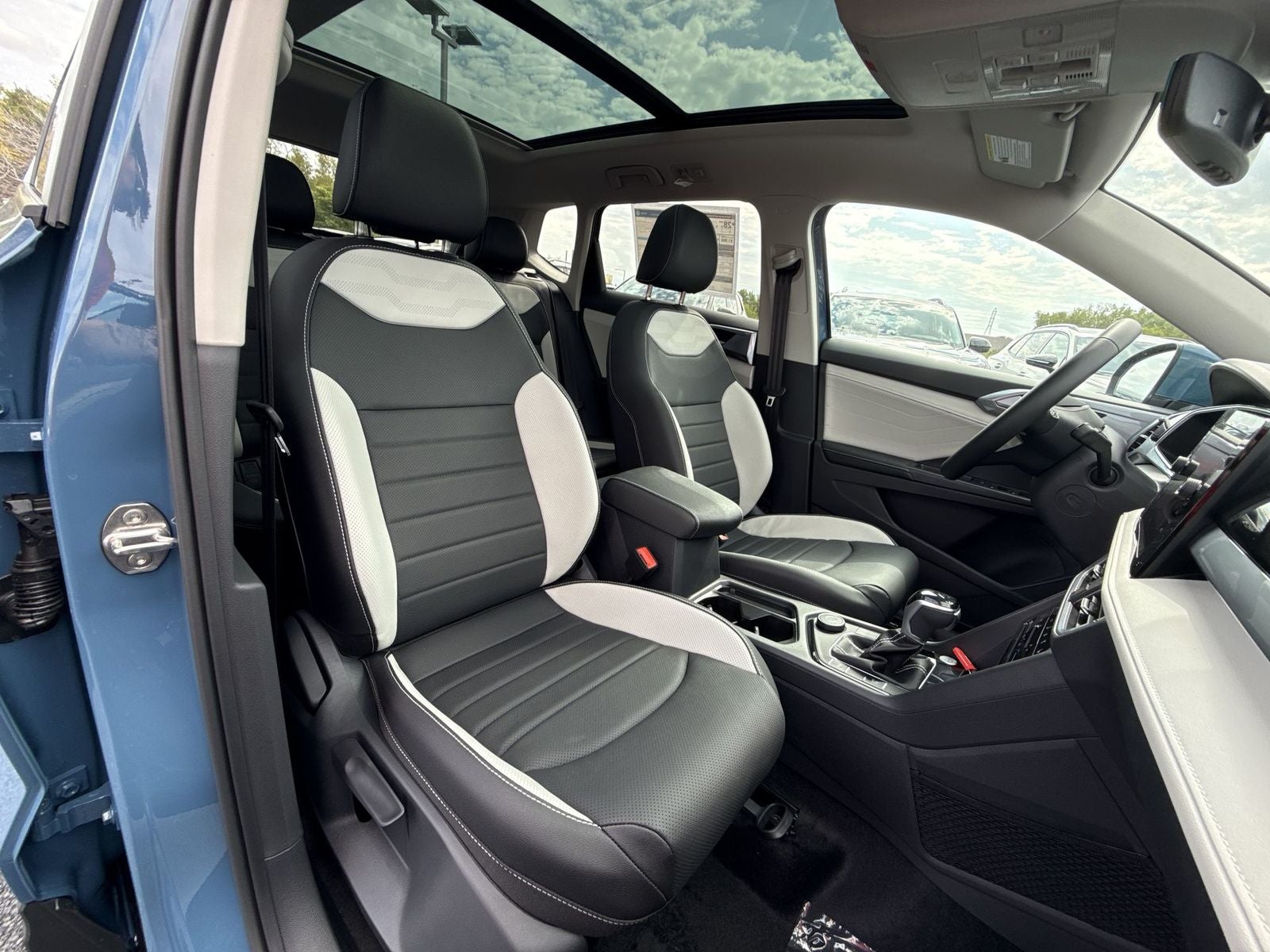 2025 Volkswagen Taos 1.5T SEL