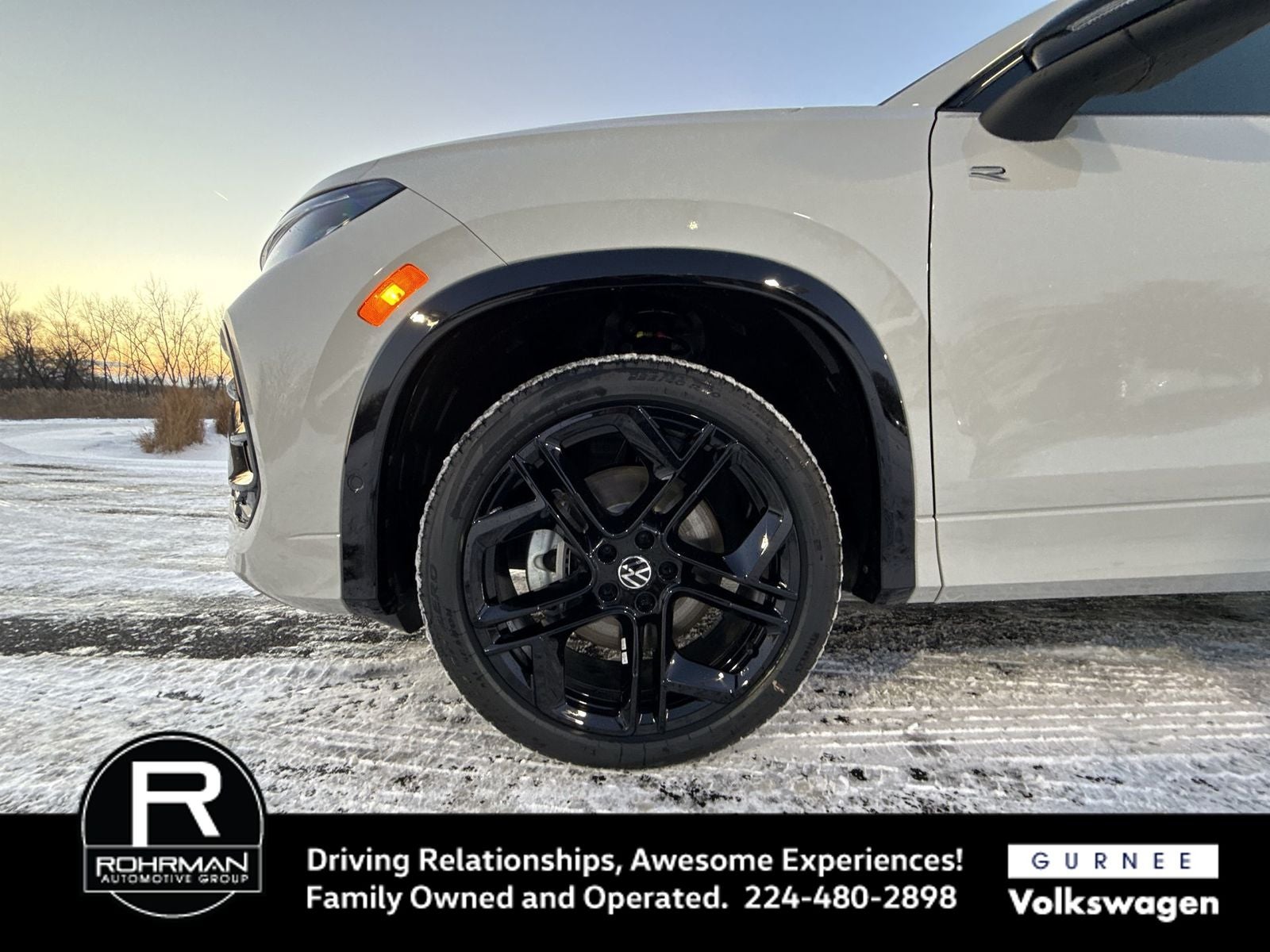 2026 Volkswagen Tiguan 2.0T SE R-Line Black