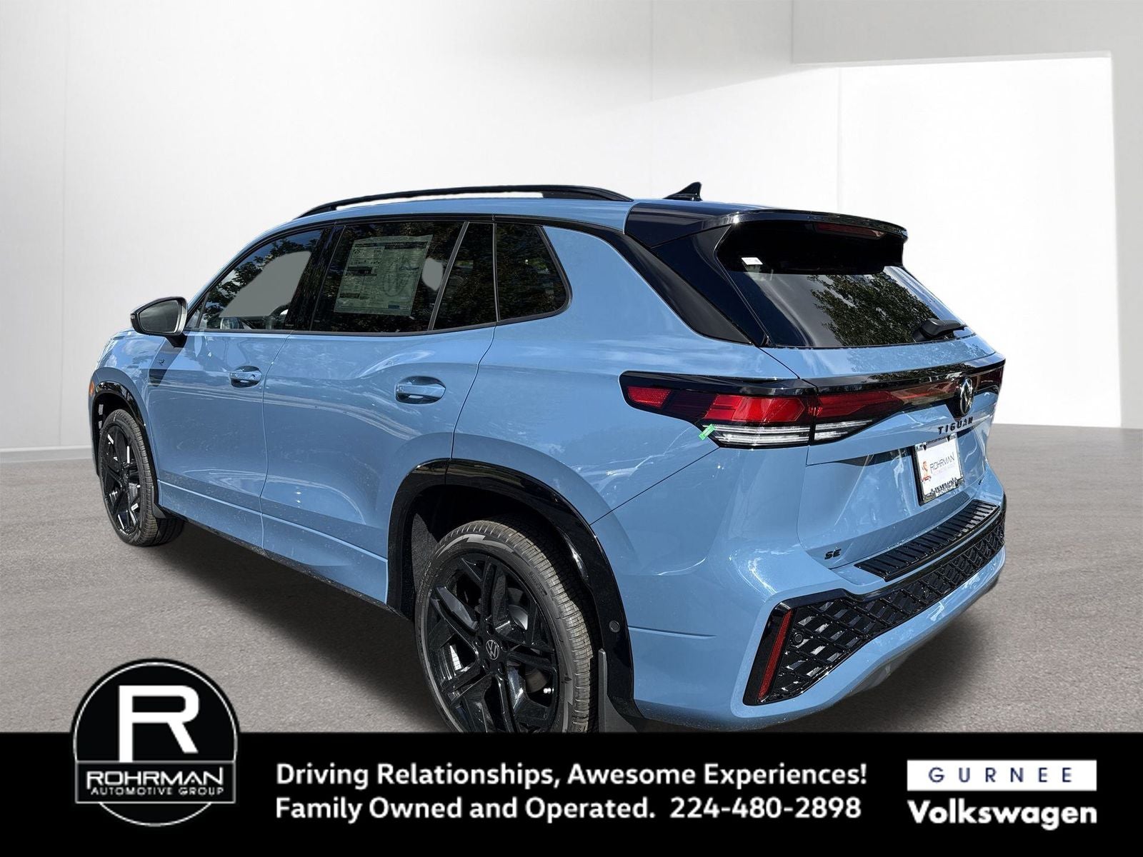 2025 Volkswagen Tiguan 2.0T SE R-Line Black