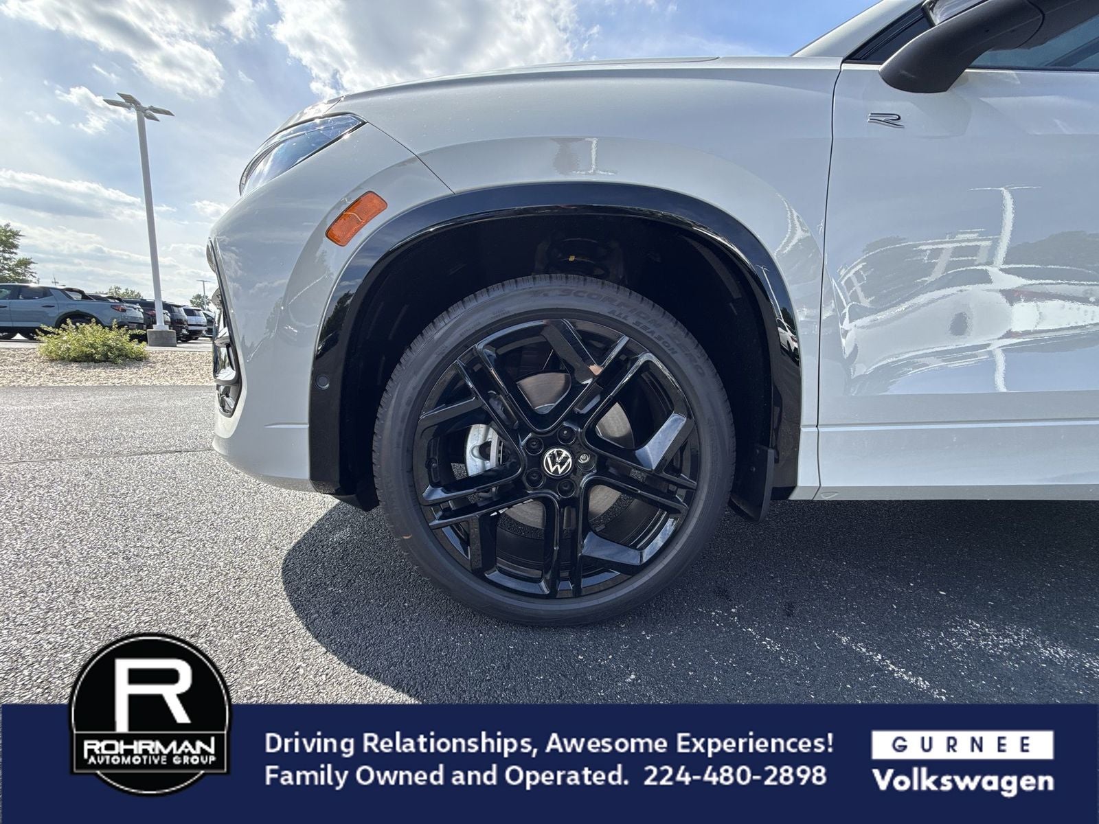 2026 Volkswagen Tiguan 2.0T SE R-Line Black
