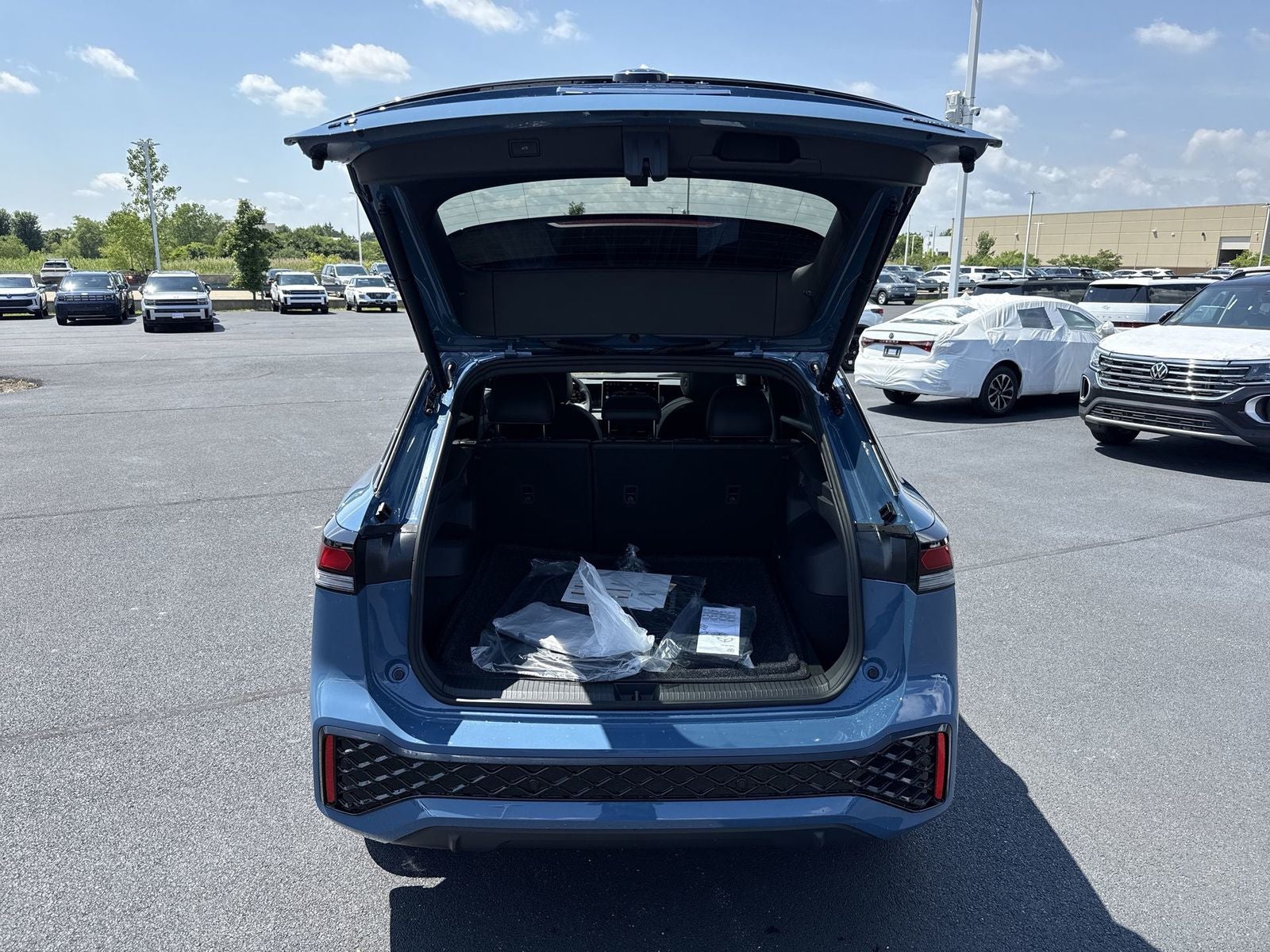 2026 Volkswagen Tiguan 2.0T SE R-Line Black