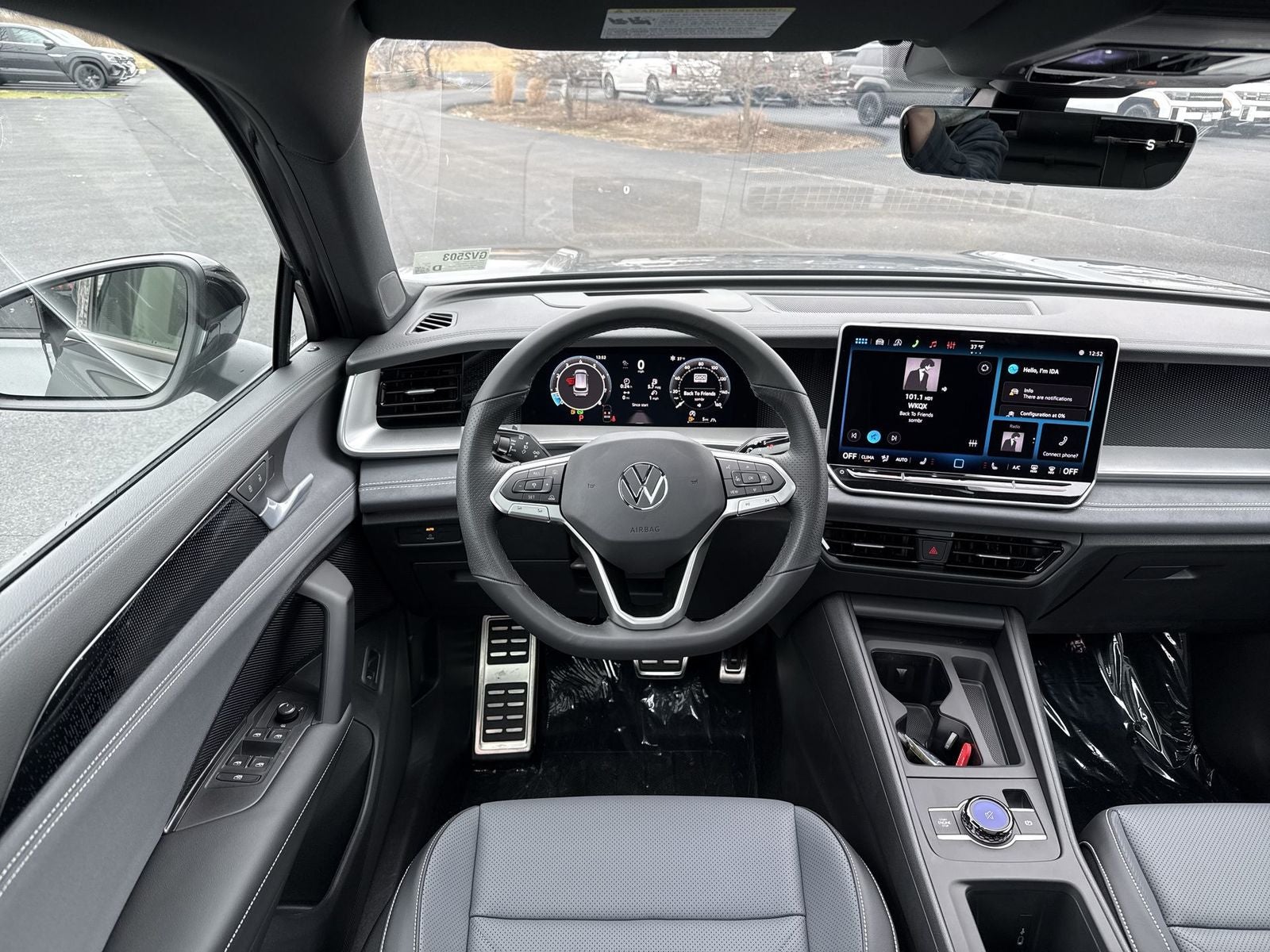 2026 Volkswagen Tiguan 2.0T SE R-Line Black