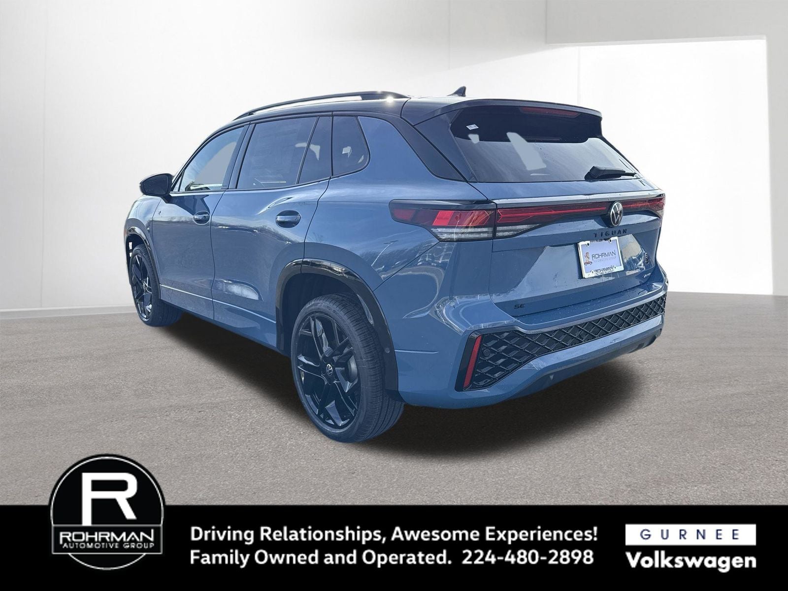 2026 Volkswagen Tiguan 2.0T SE R-Line Black