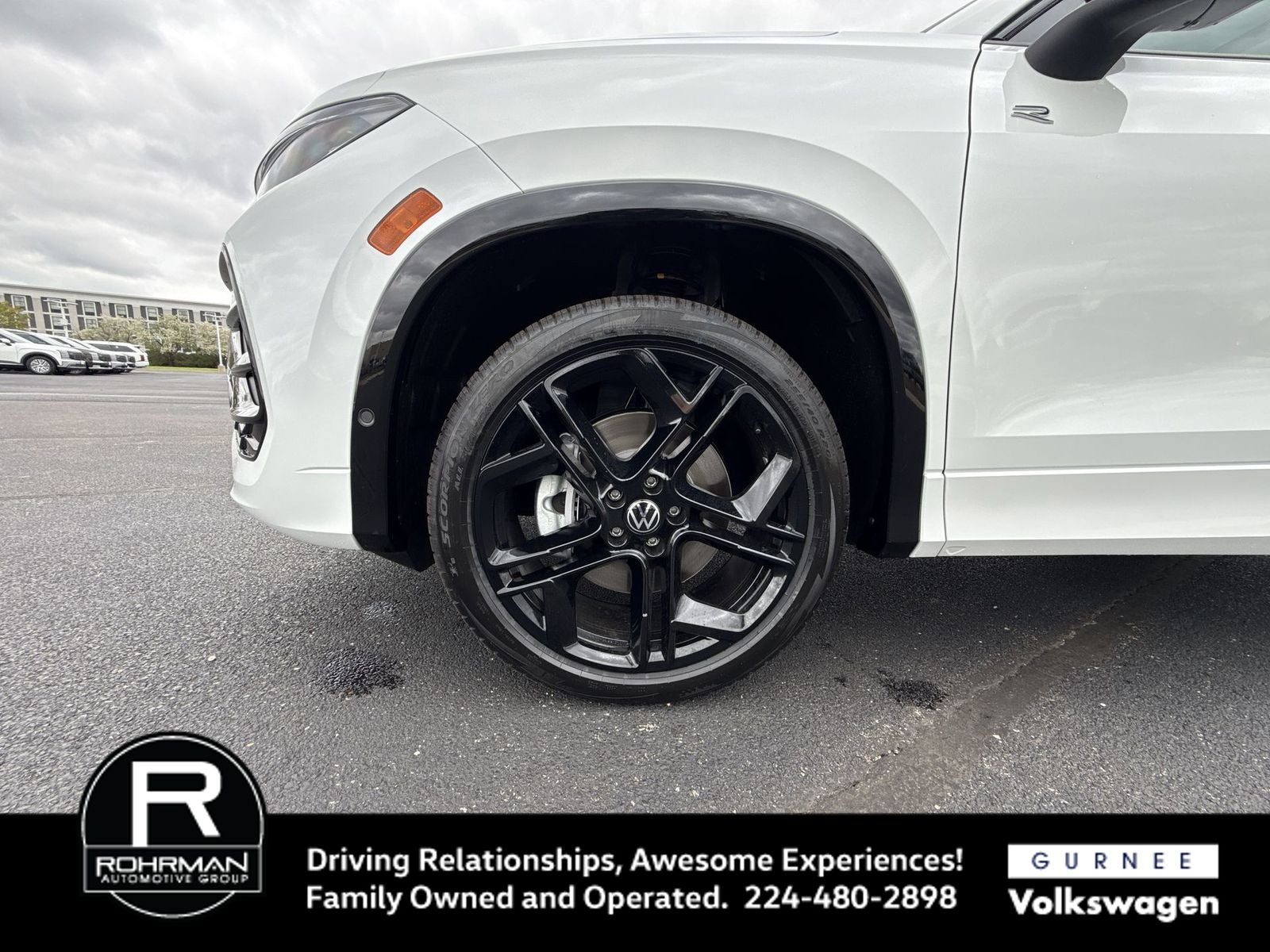 2026 Volkswagen Tiguan 2.0T SE R-Line Black