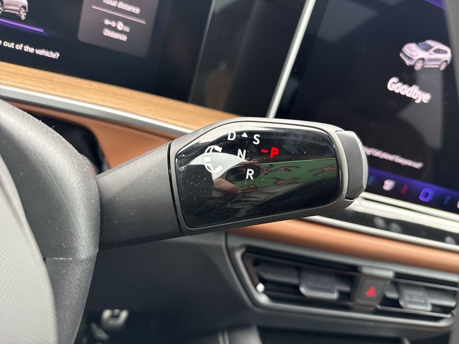 2026 Volkswagen Tiguan 2.0T SEL R-Line