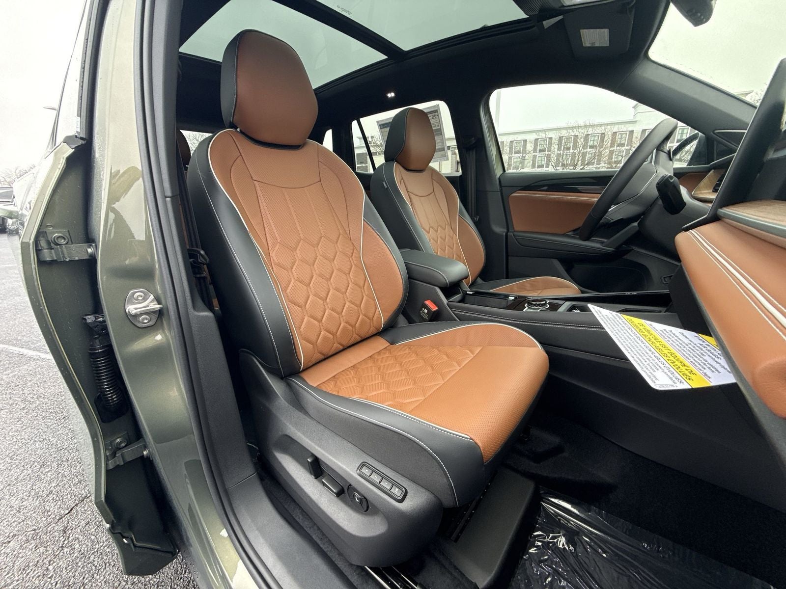 2026 Volkswagen Tiguan 2.0T SEL R-Line