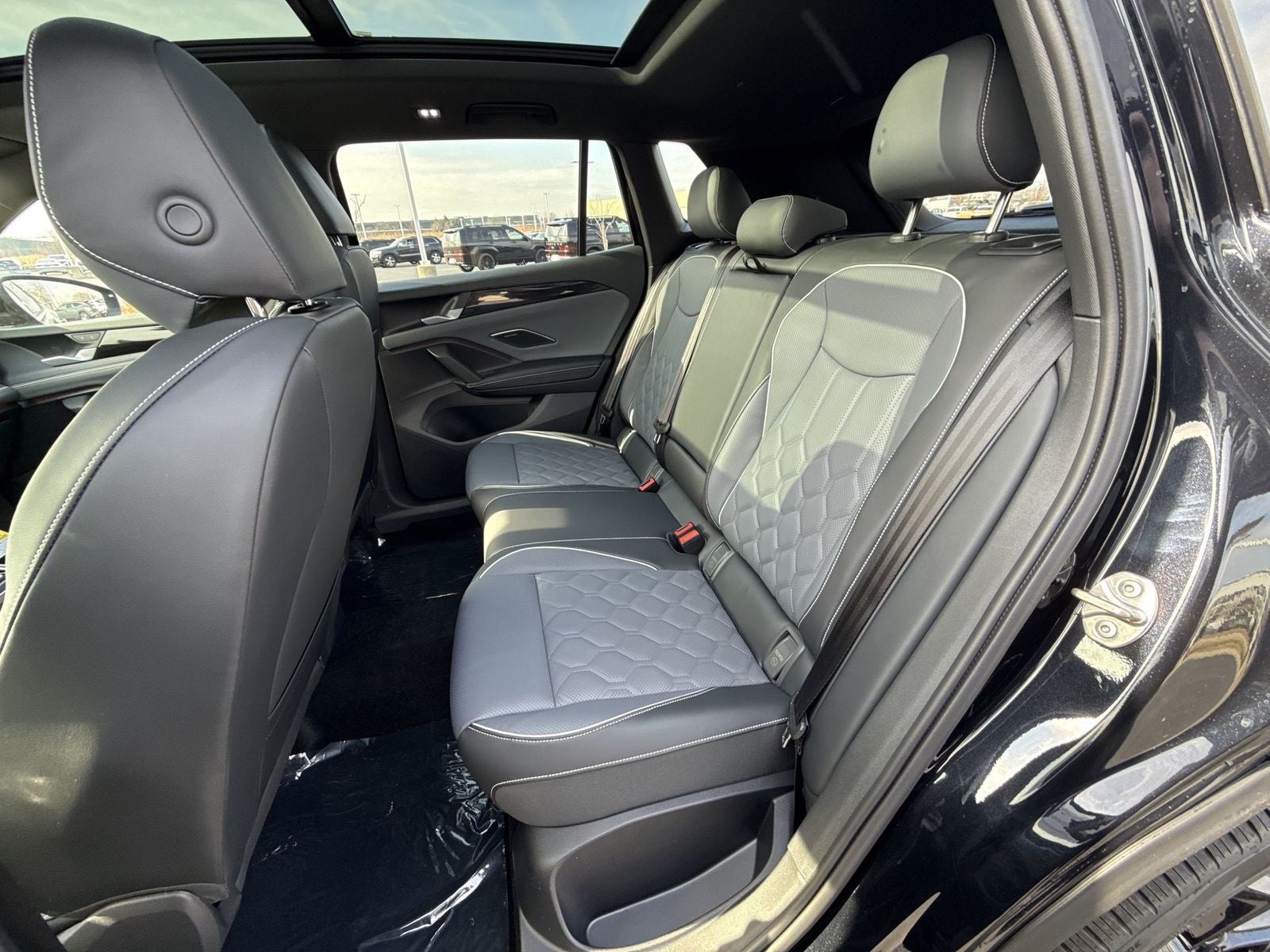 2026 Volkswagen Tiguan 2.0T SEL R-Line Turbo