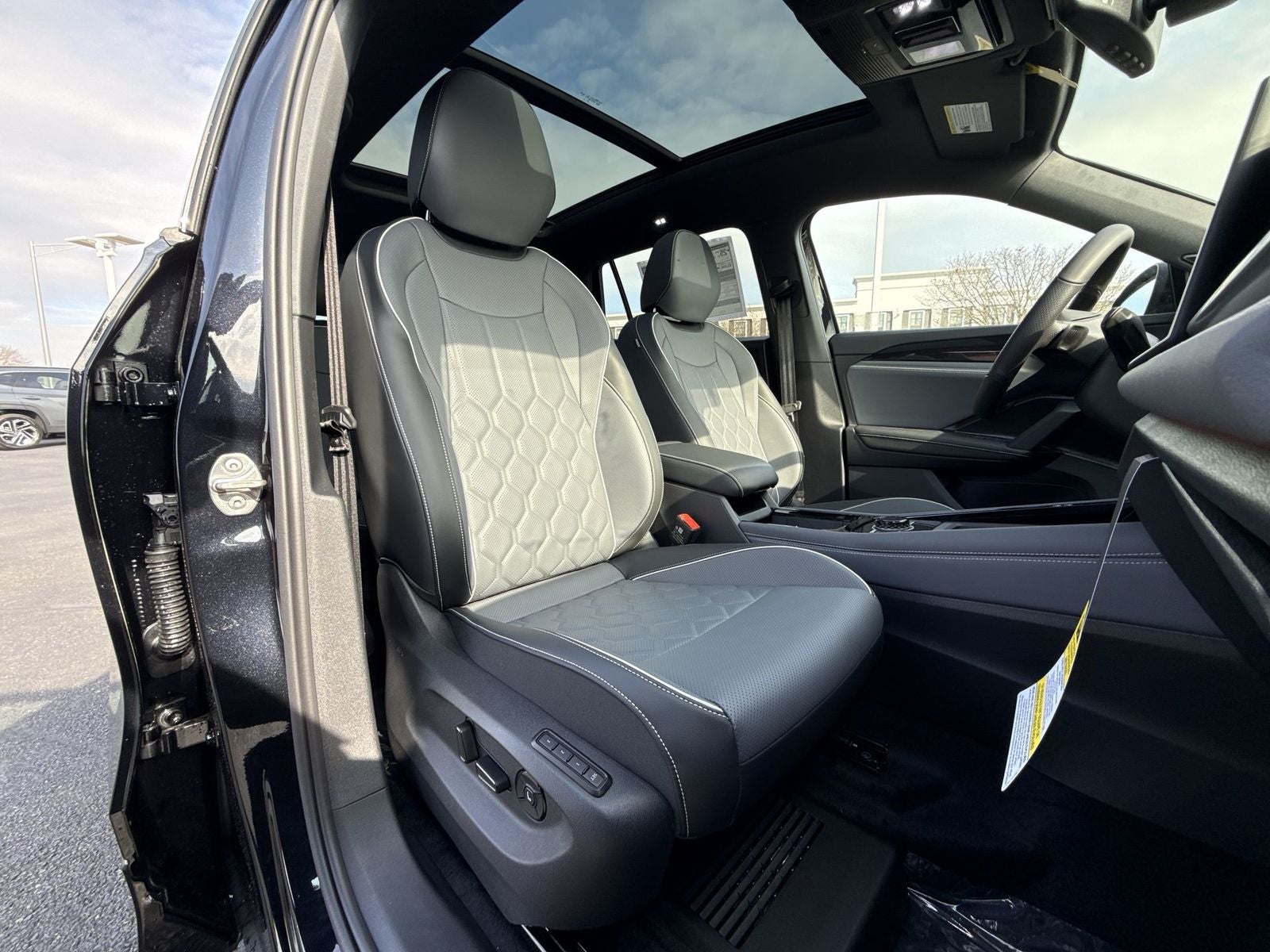 2026 Volkswagen Tiguan 2.0T SEL R-Line Turbo