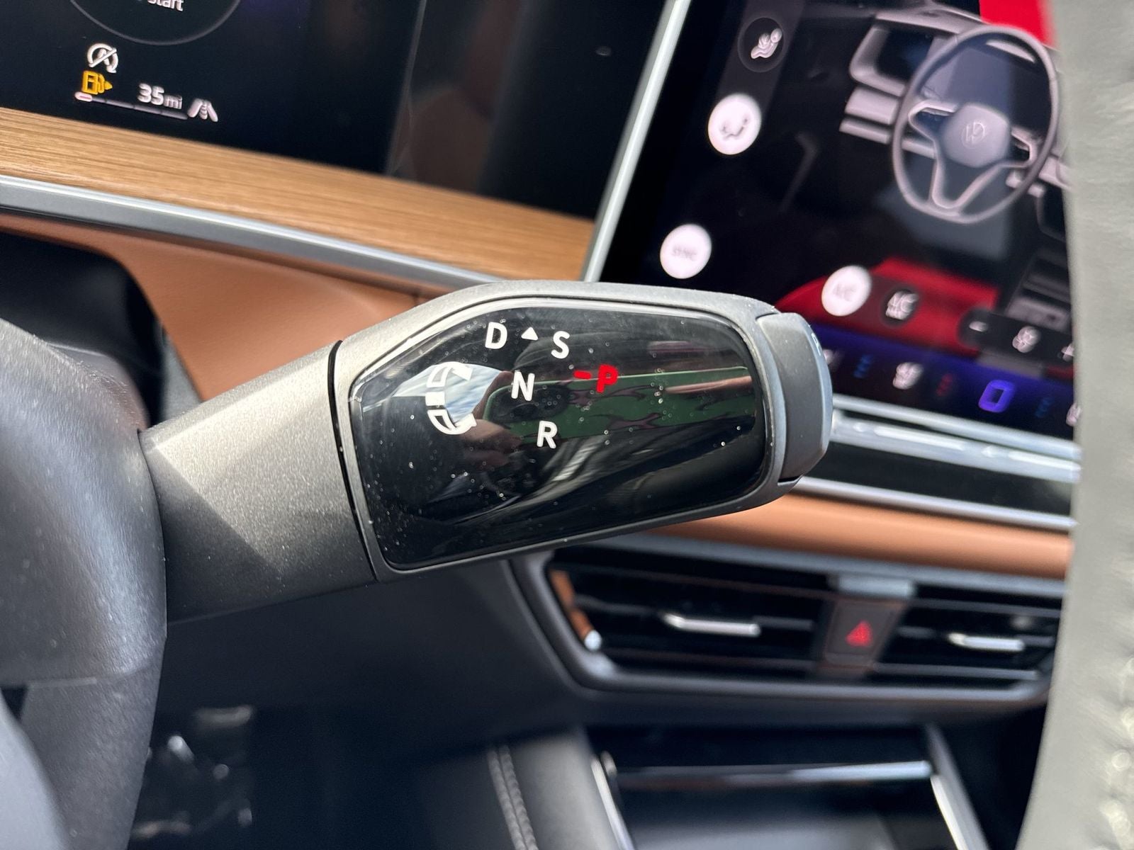 2026 Volkswagen Tiguan 2.0T SEL R-Line