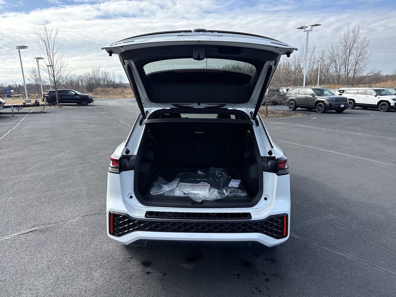 2026 Volkswagen Tiguan 2.0T SEL R-Line