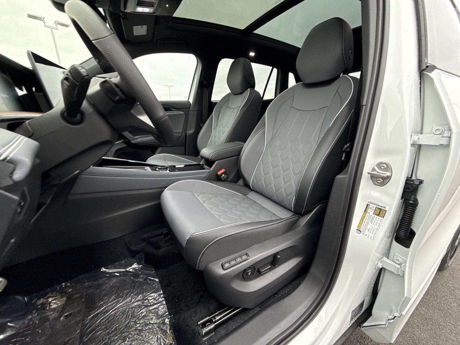 2026 Volkswagen Tiguan 2.0T SEL R-Line Turbo