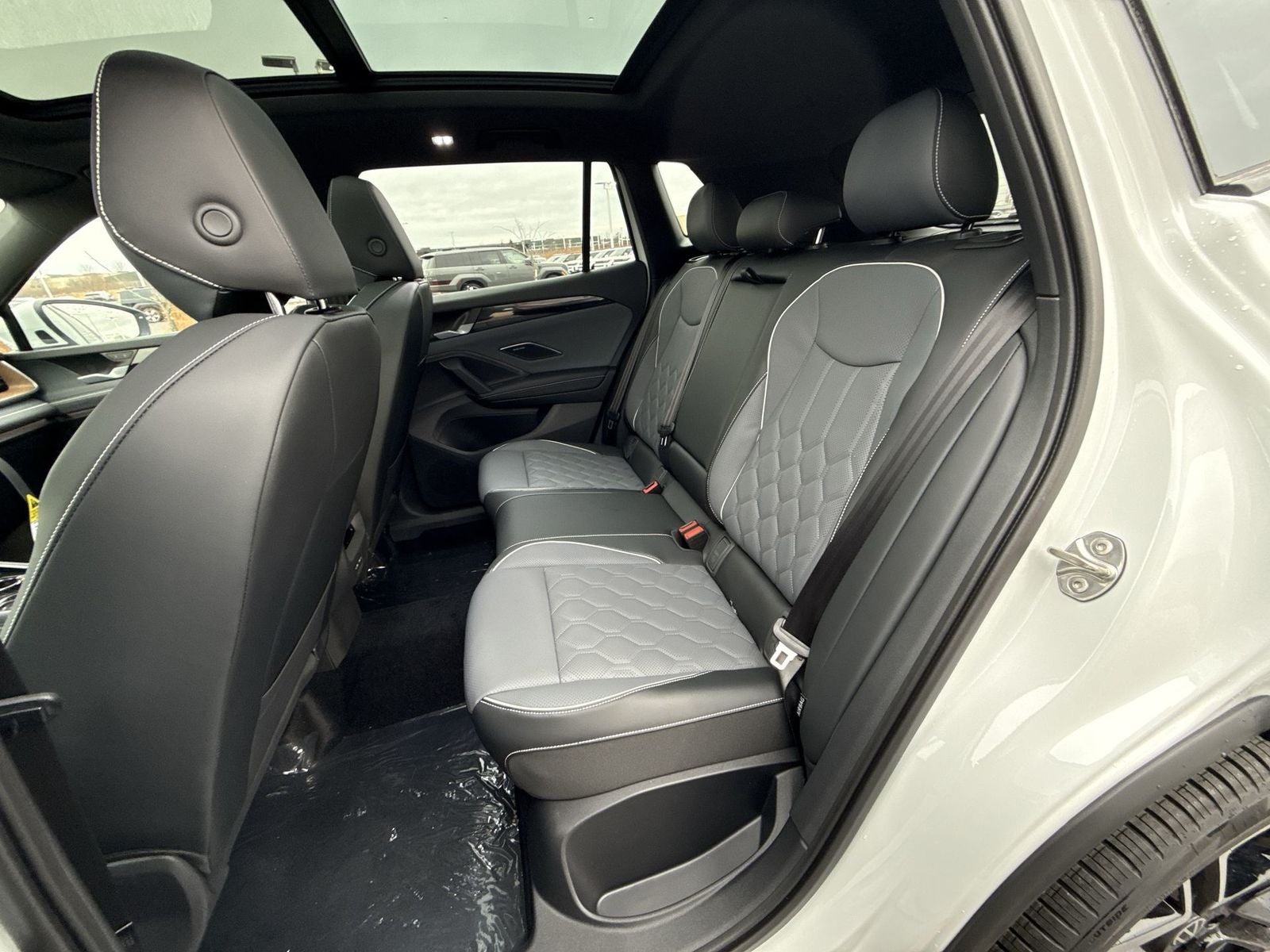 2026 Volkswagen Tiguan 2.0T SEL R-Line Turbo