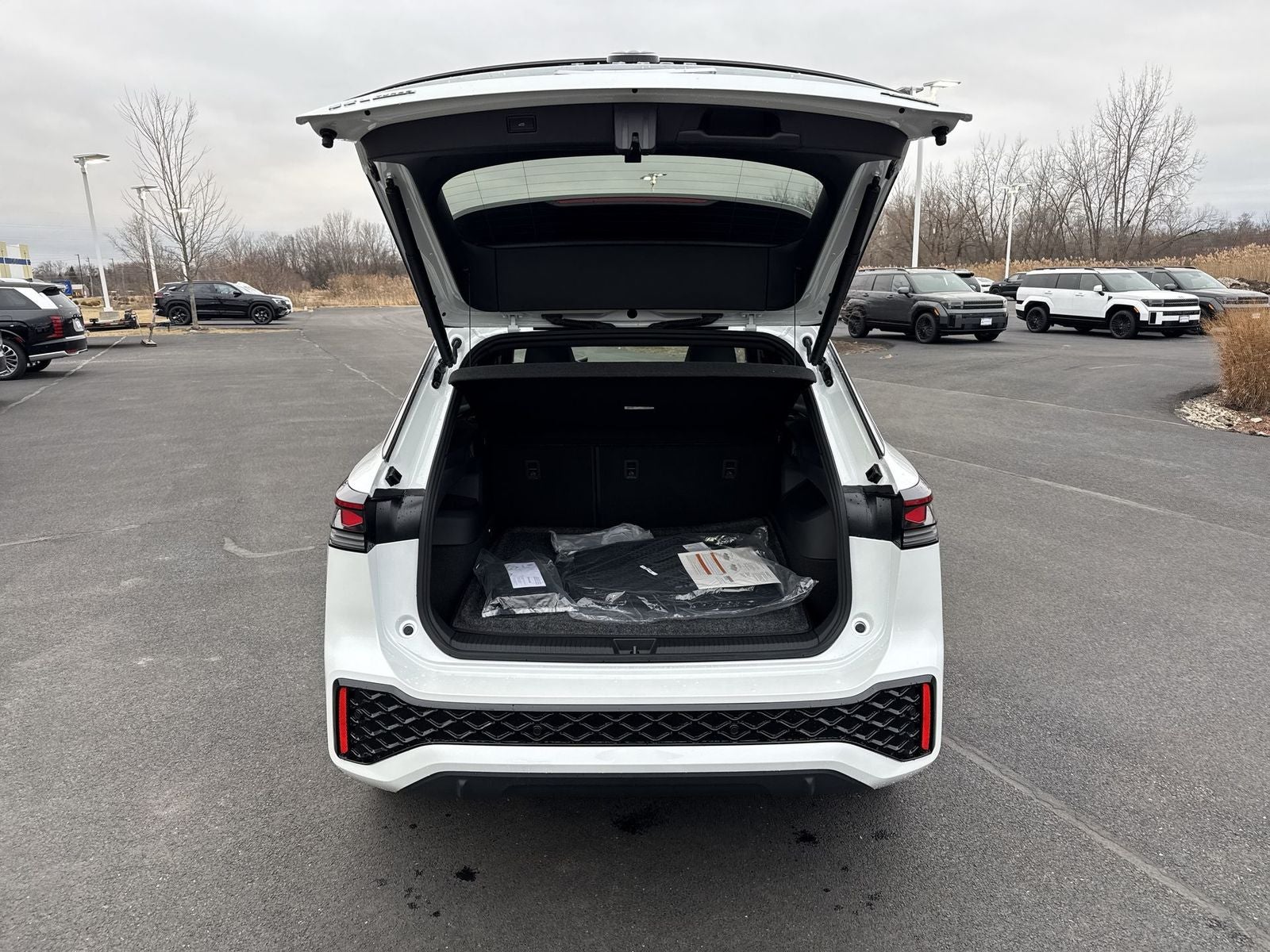 2026 Volkswagen Tiguan 2.0T SEL R-Line Turbo