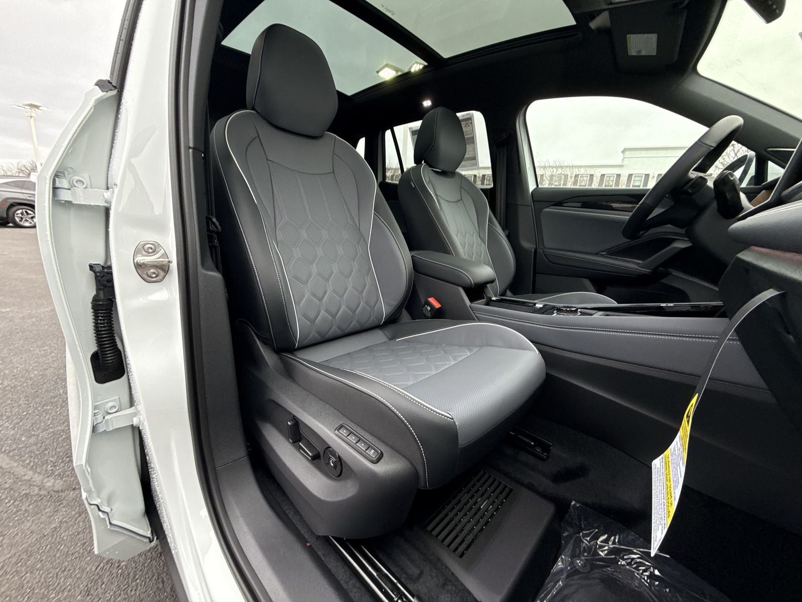 2026 Volkswagen Tiguan 2.0T SEL R-Line Turbo