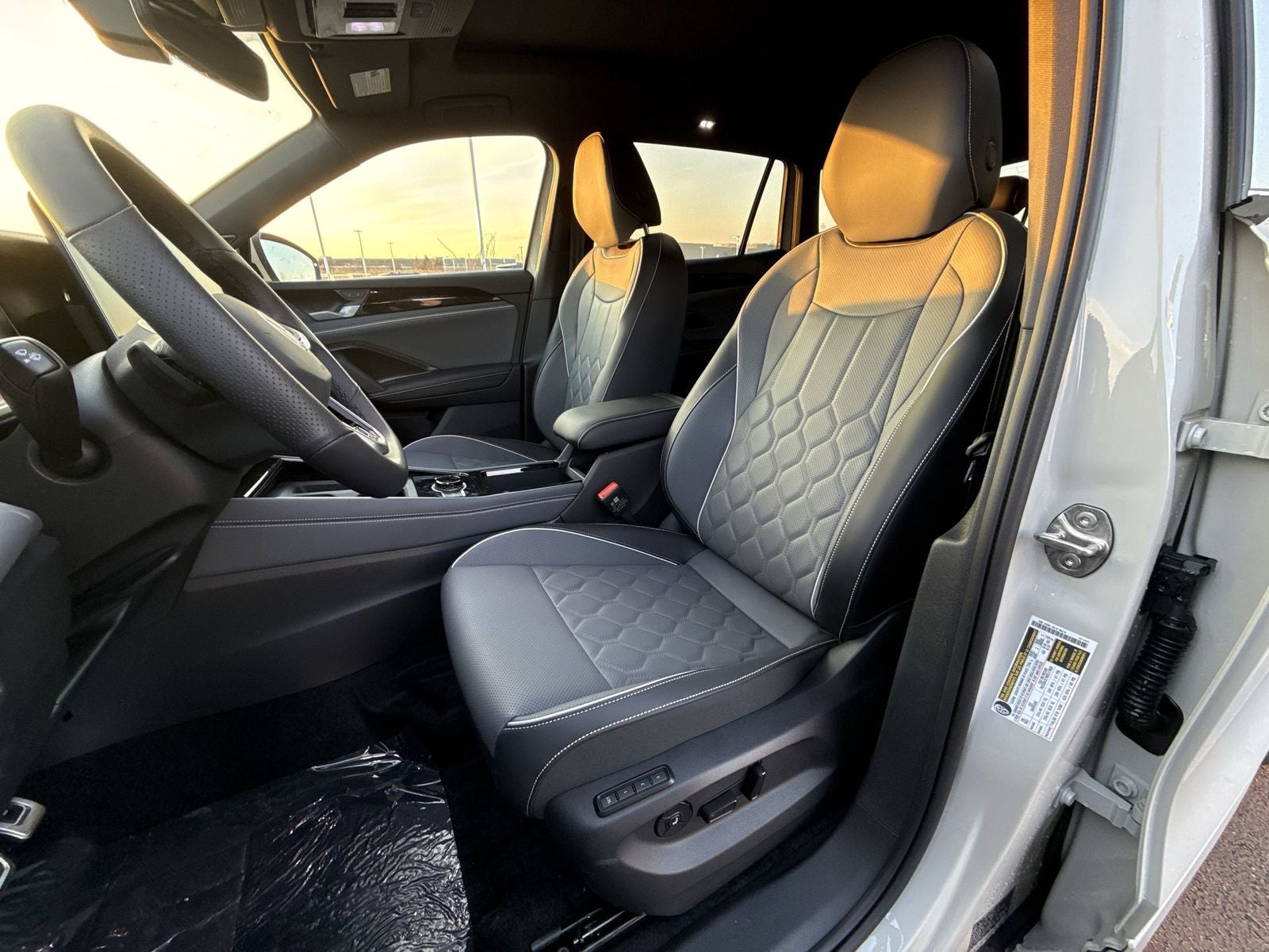 2026 Volkswagen Tiguan 2.0T SEL R-Line Turbo