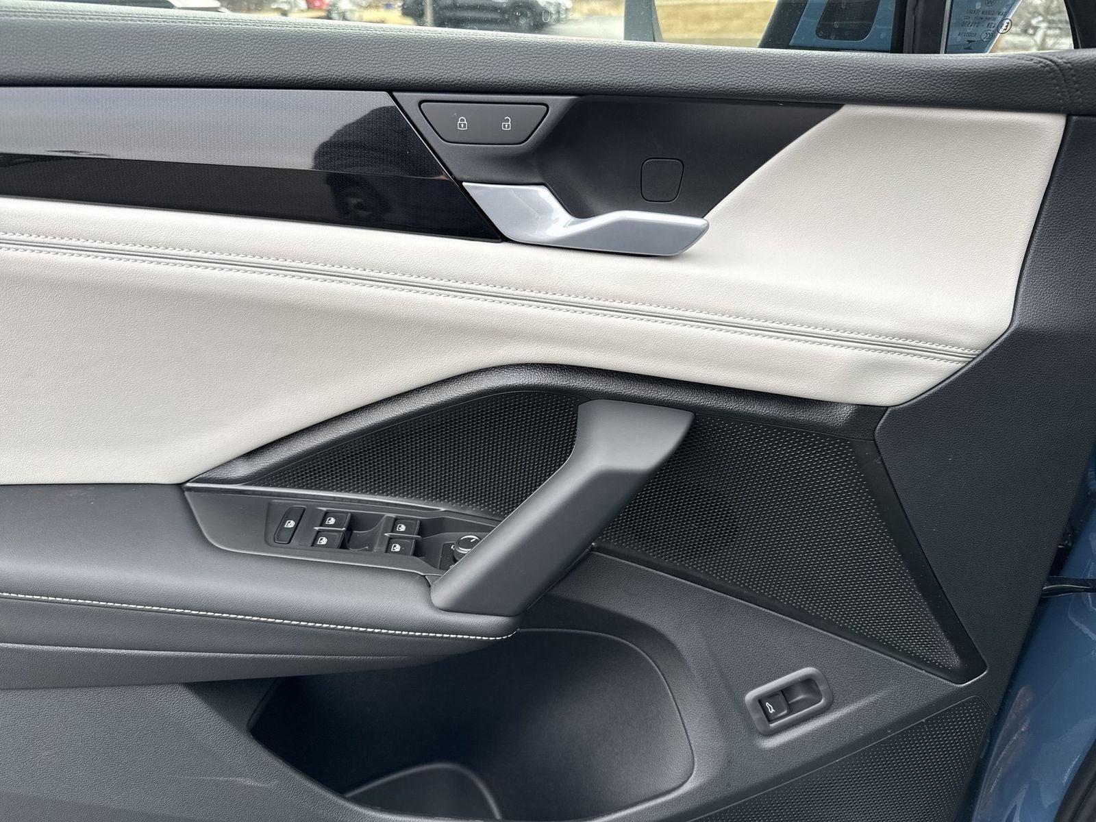 2026 Volkswagen Tiguan 2.0T SEL R-Line