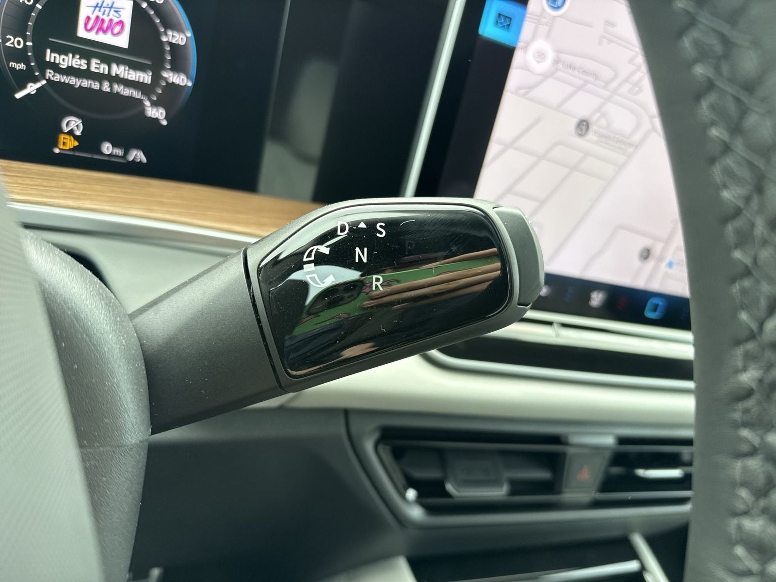 2026 Volkswagen Tiguan 2.0T SEL R-Line