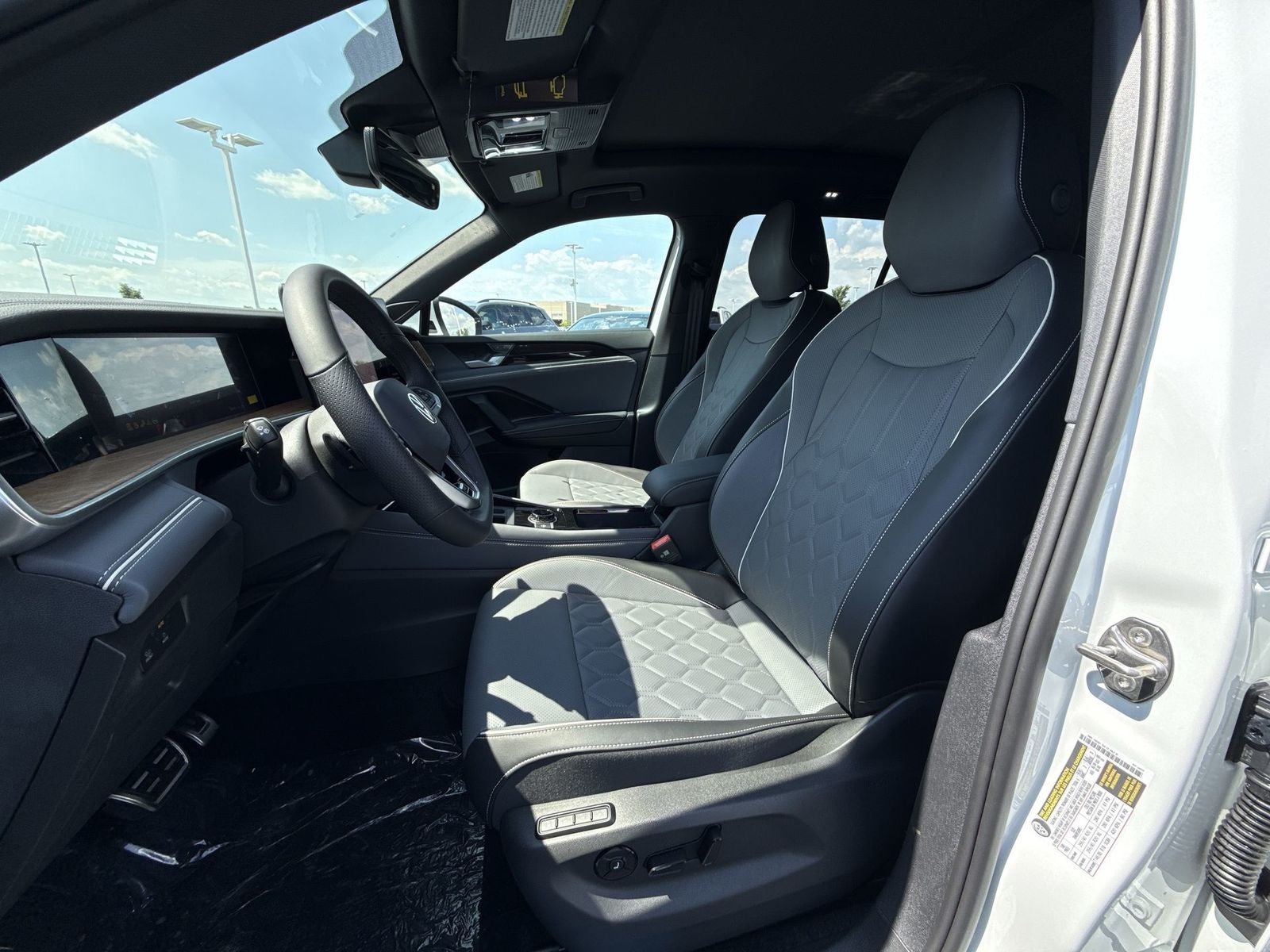 2026 Volkswagen Tiguan 2.0T SEL R-Line Turbo