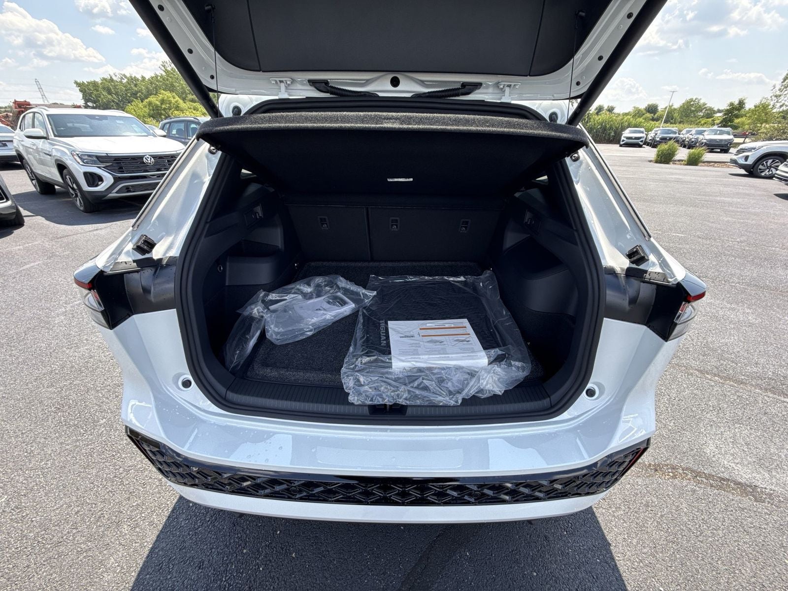 2026 Volkswagen Tiguan 2.0T SEL R-Line Turbo