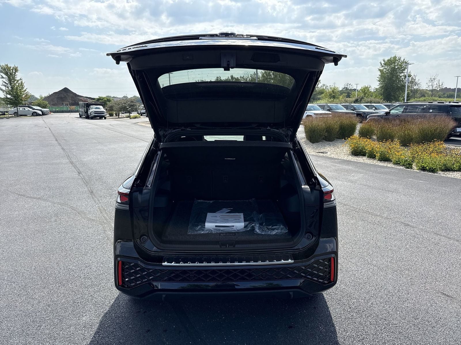 2026 Volkswagen Tiguan 2.0T SEL R-Line Turbo