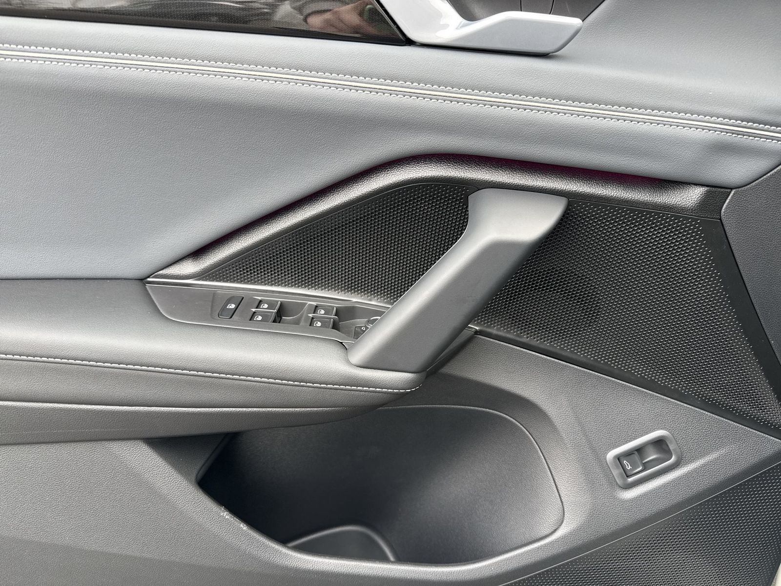 2026 Volkswagen Tiguan 2.0T SEL R-Line Turbo