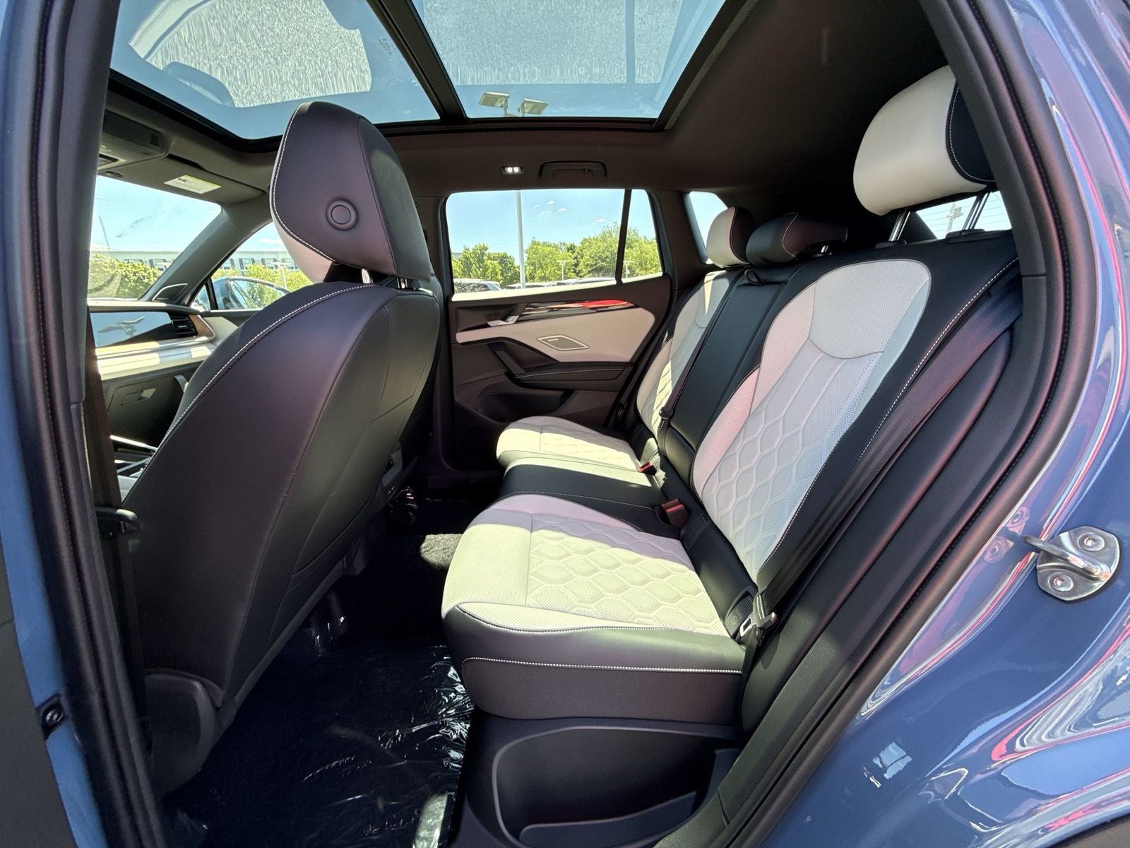 2026 Volkswagen Tiguan 2.0T SEL R-Line