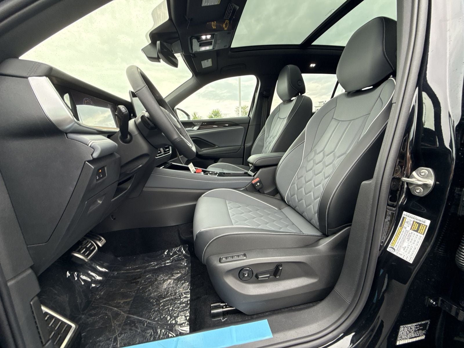 2026 Volkswagen Tiguan 2.0T SEL R-Line