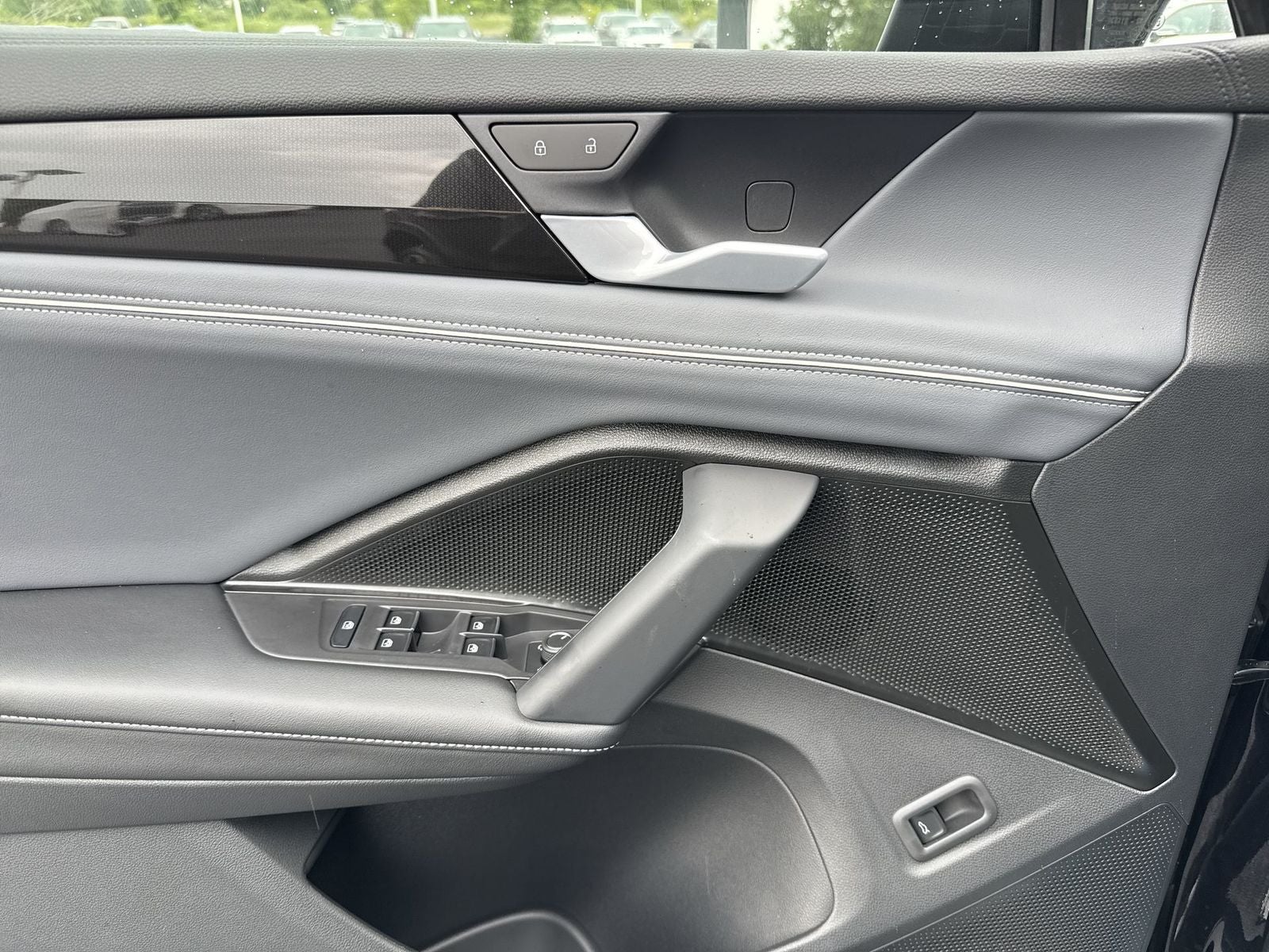 2026 Volkswagen Tiguan 2.0T SEL R-Line