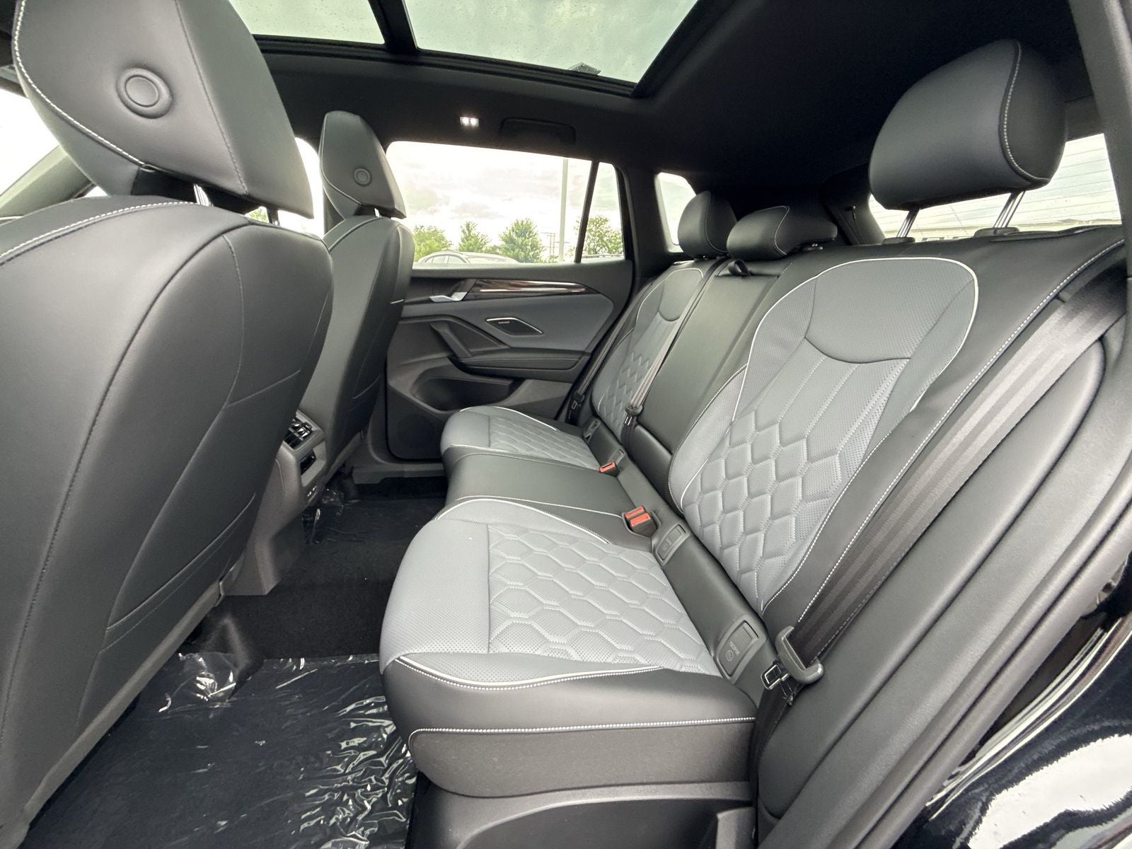 2026 Volkswagen Tiguan 2.0T SEL R-Line