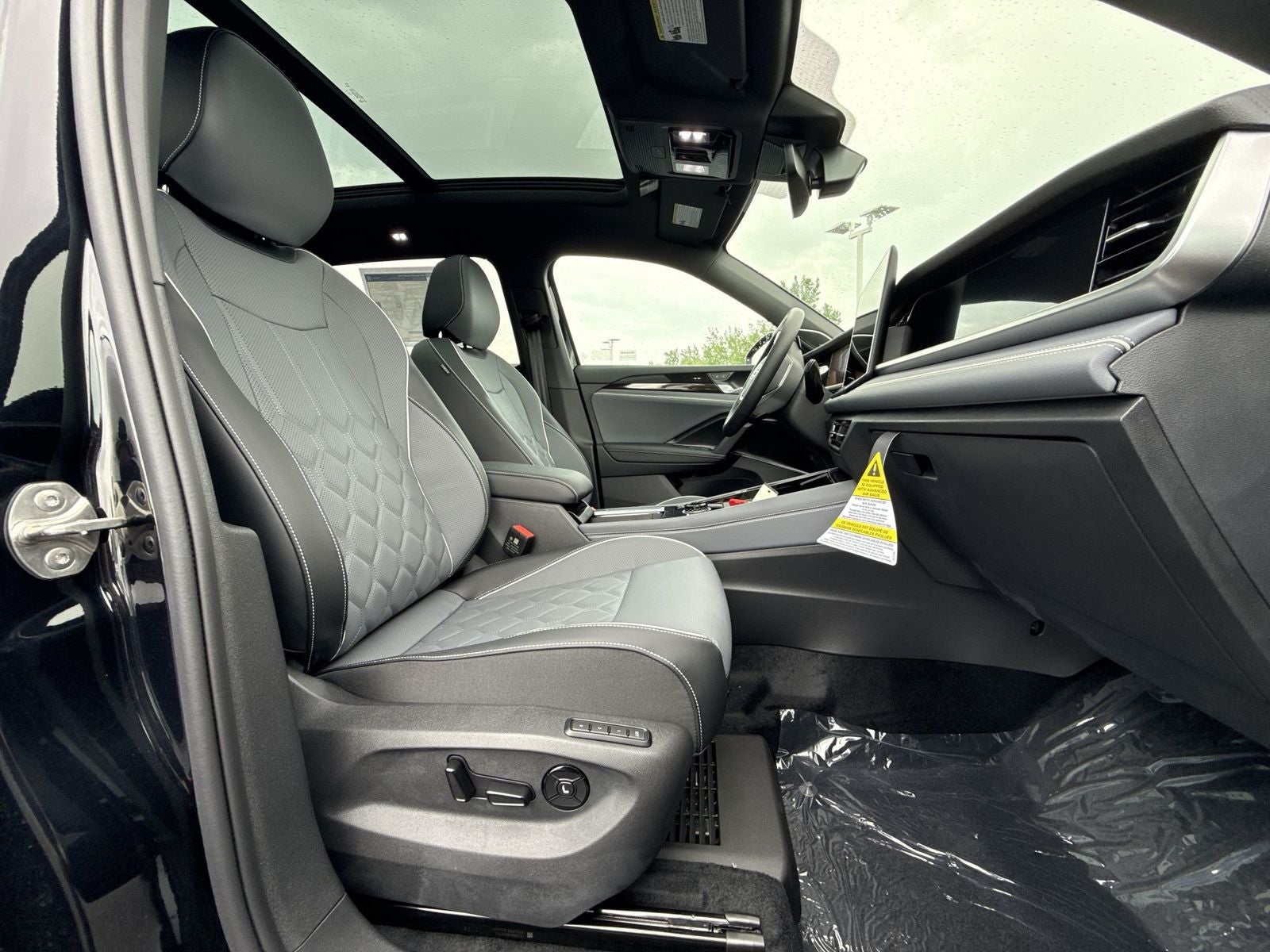 2026 Volkswagen Tiguan 2.0T SEL R-Line