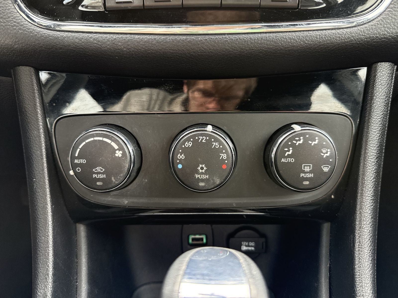 2011 Chrysler 200 Limited