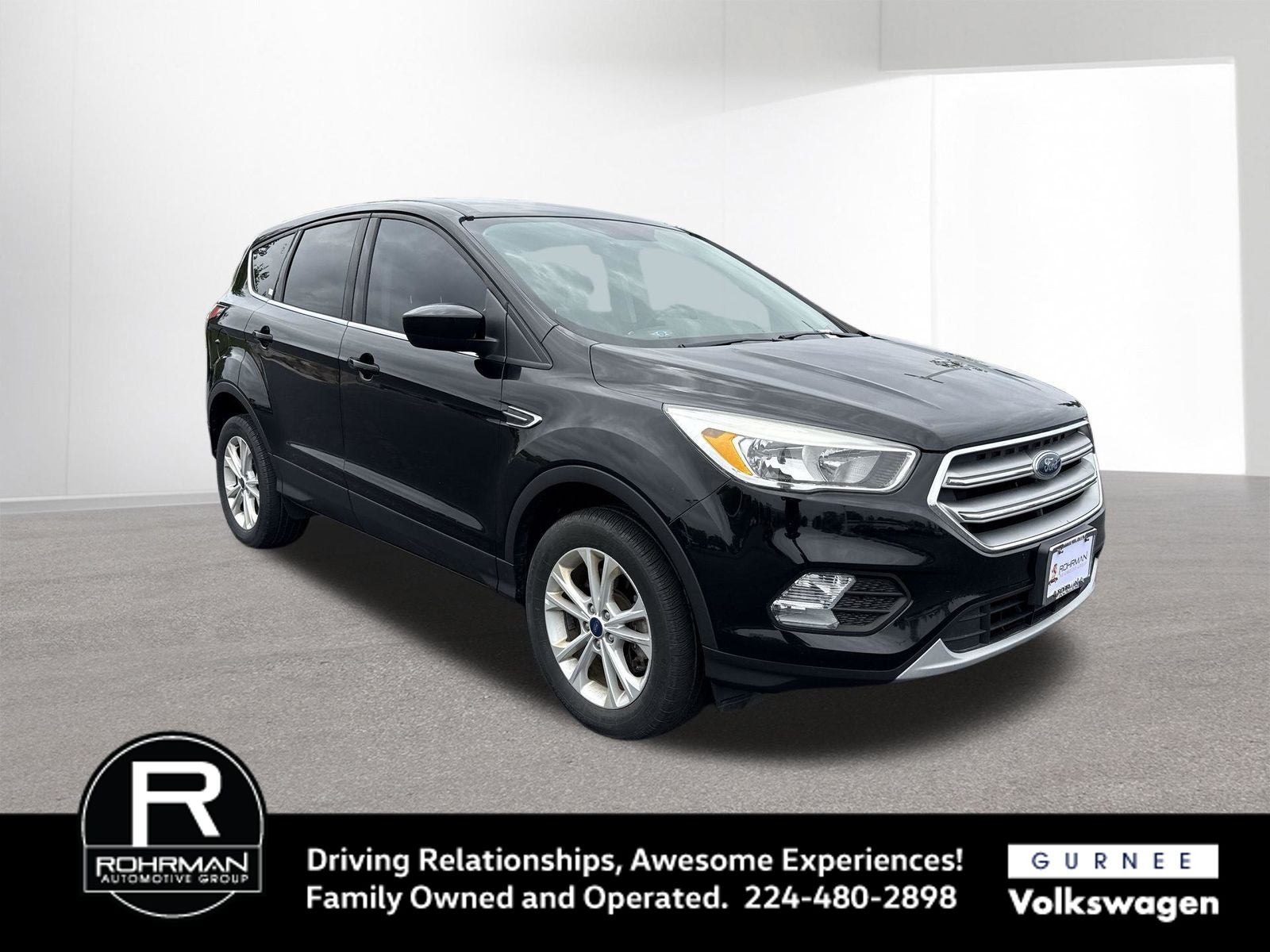 Used 2017 Ford Escape SE with VIN 1FMCU9GD3HUE18552 for sale in Gurnee, IL