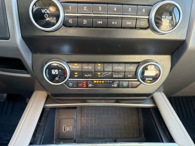 2021 Ford Expedition Max XLT 202A