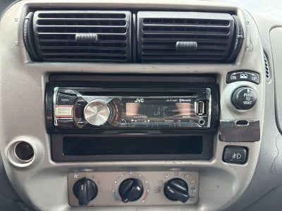 2001 Ford Explorer Sport Trac Base 126 WB
