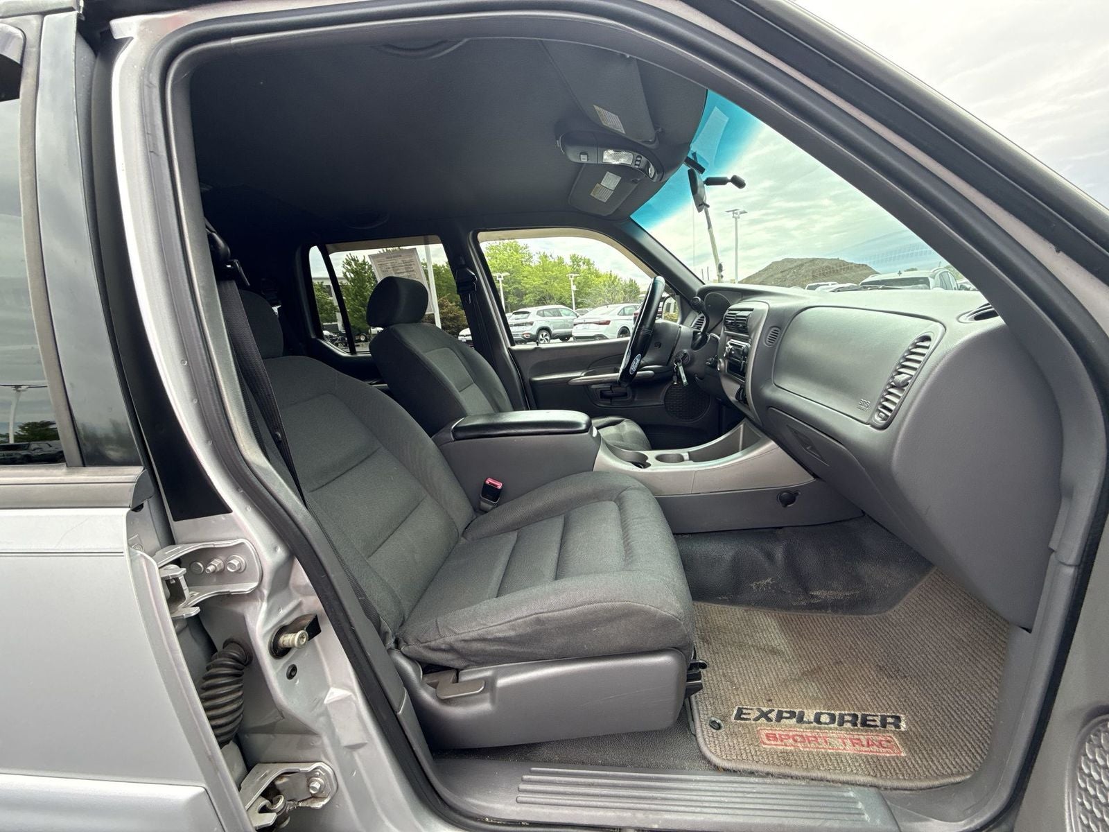 2001 Ford Explorer Sport Trac Base 126 WB