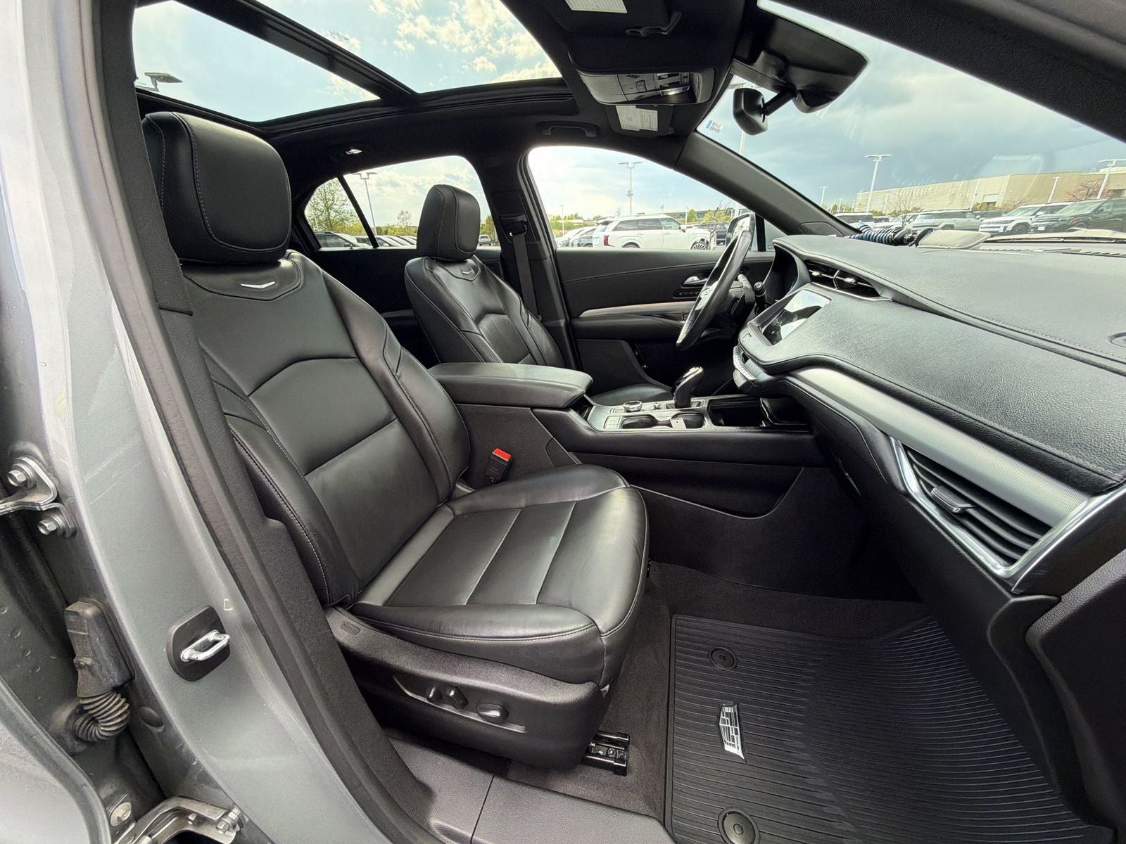 2023 Cadillac XT4 Premium Luxury